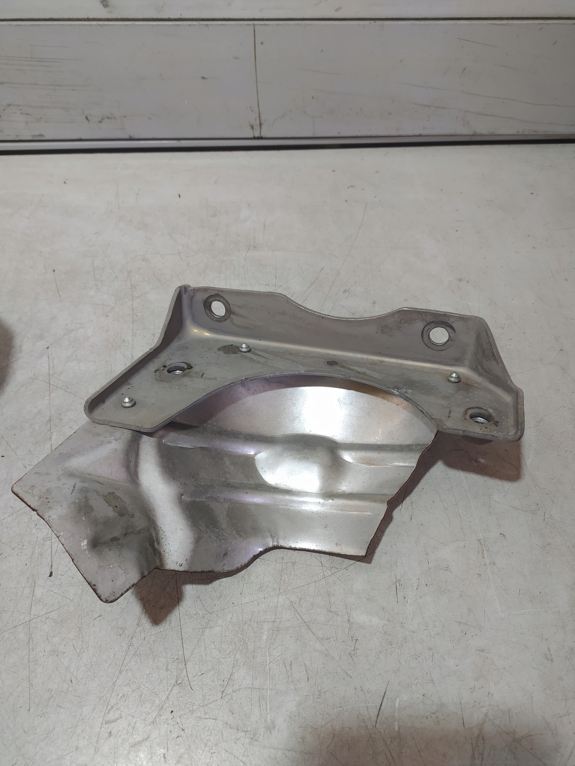 FORD KA PLUS LIFT ТЕПЛОВОЙ ЩИТ