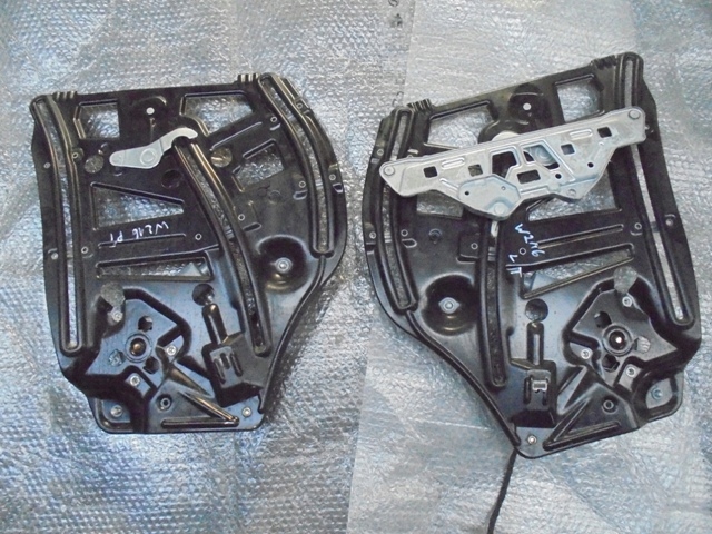 Mercedes W216 CL500 PODNOŚNIK TYLNEJ SZYBY