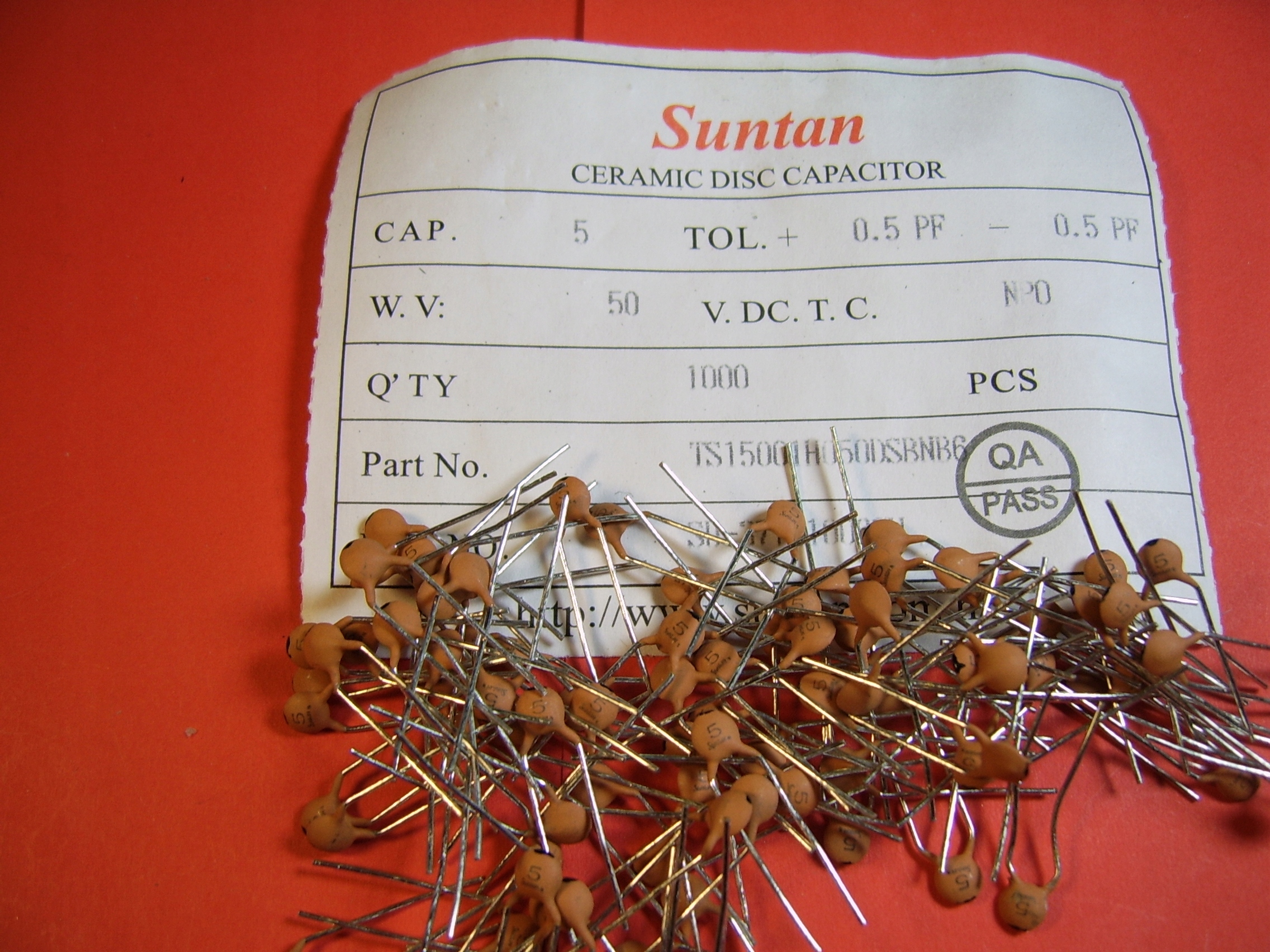 100x 5pF 50V +/-0.5pF NP0 kond. ceramiczny THT