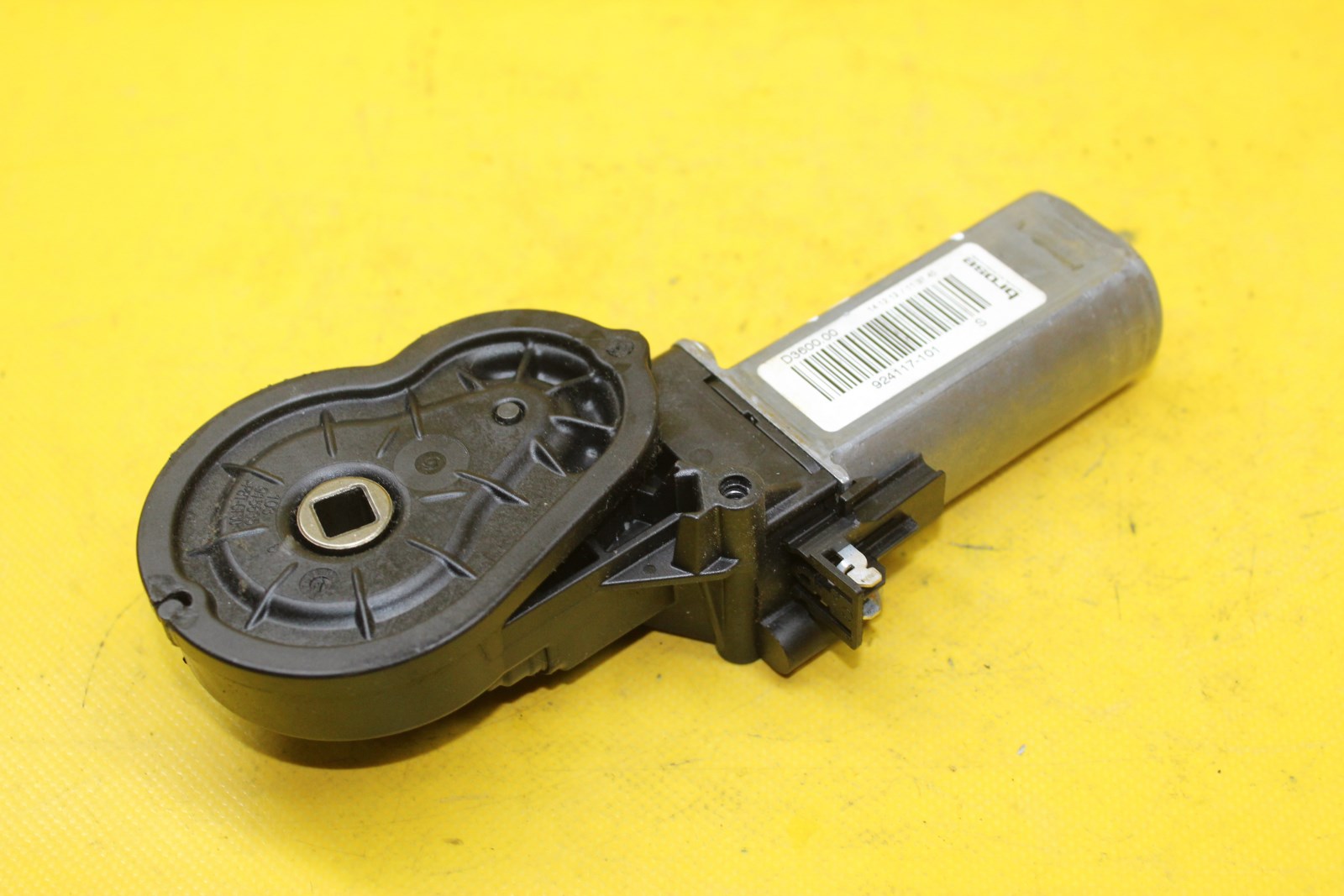 SEAT ADJUSTMENT MOTOR LEFT FRONT A6 C7