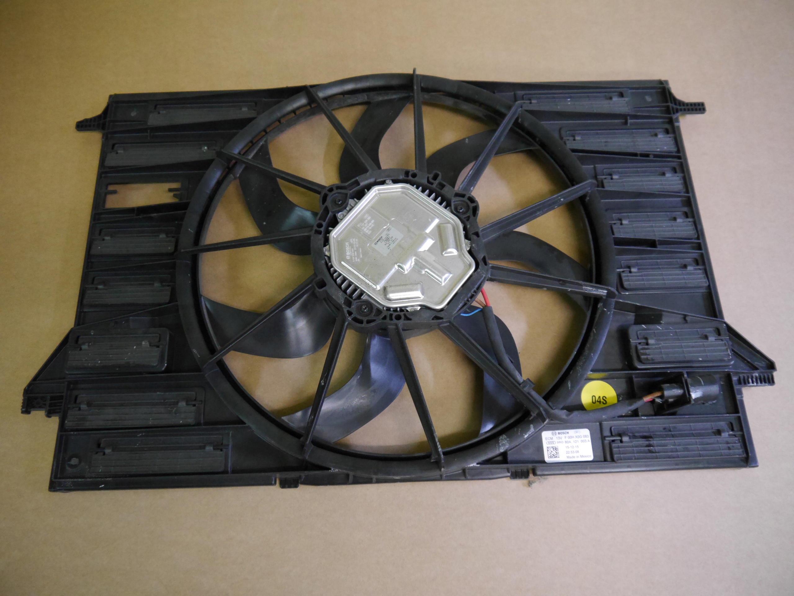 80A121003A - AUDI Q5 80A вентилятор радіатора 80A959455