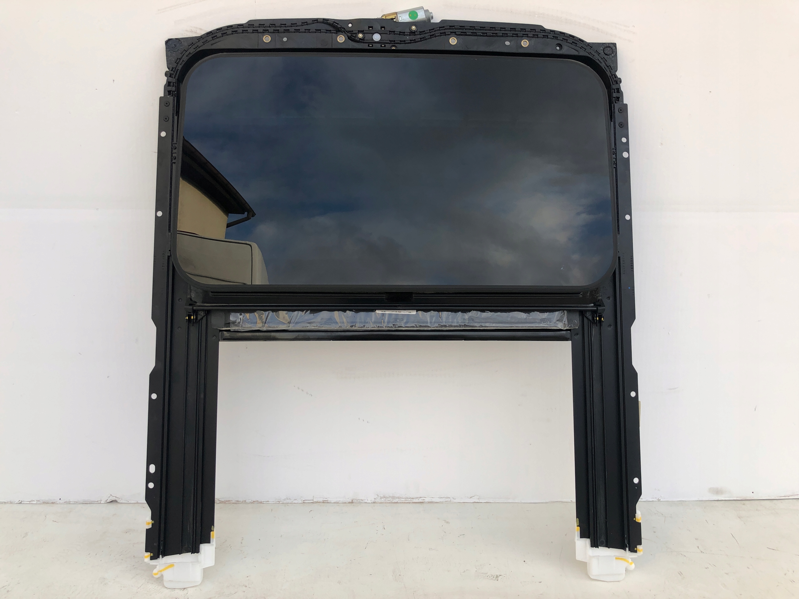 Szyberdach 5C6877049B 5C6877071A VW Jetta 5C6 Lift