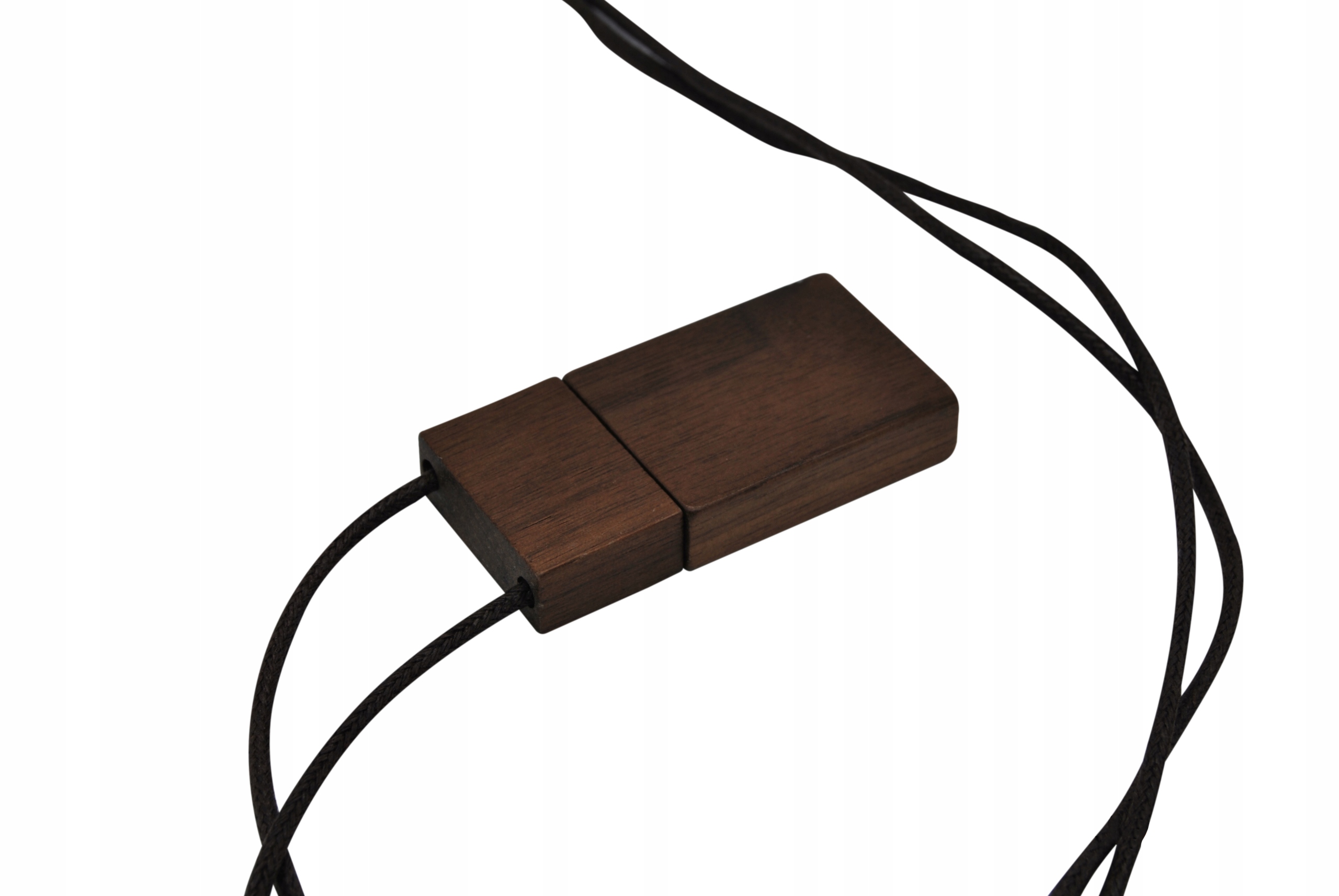 Pendrive drewniany 8 GB ze sznurkiem + GRAWER Kod producenta DS-0402