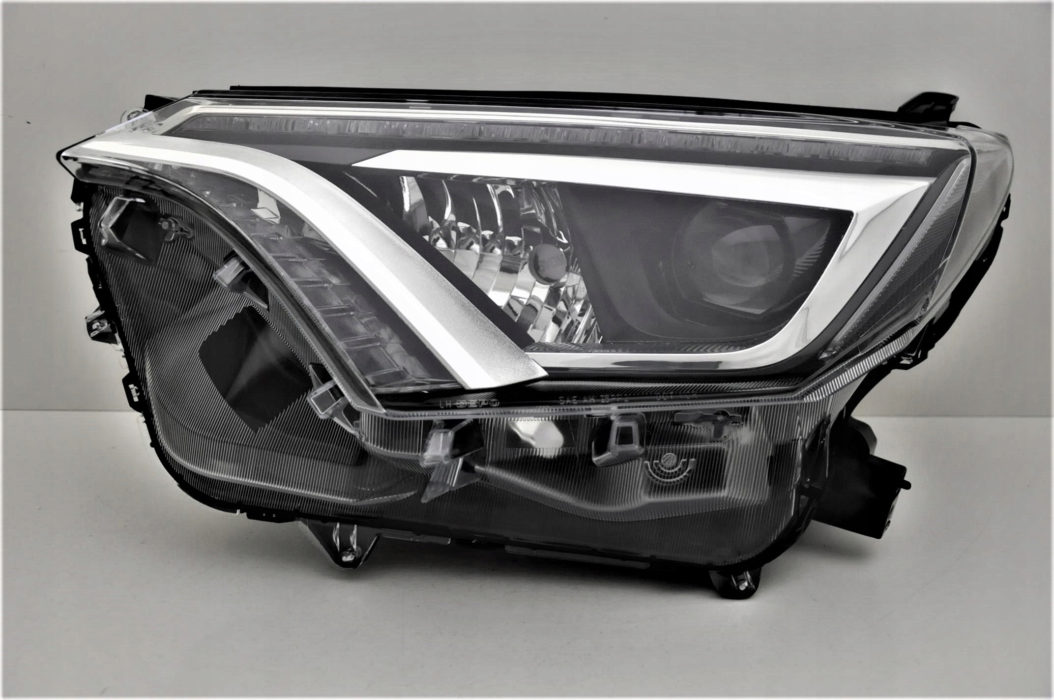 TOYOTA RAV4 2016- REFLEKTORY KOMPLET FULL LED NOWE Rodzaj świateł mijania Tradycyjne / halogenowe