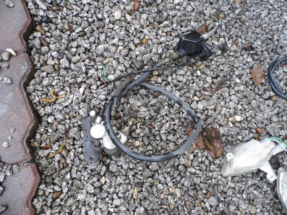 SYM FIDDLE 2 II 50 ZACISK+POMPA+PRZEWÓD HAM. PRZÓD Producent Womet-tech