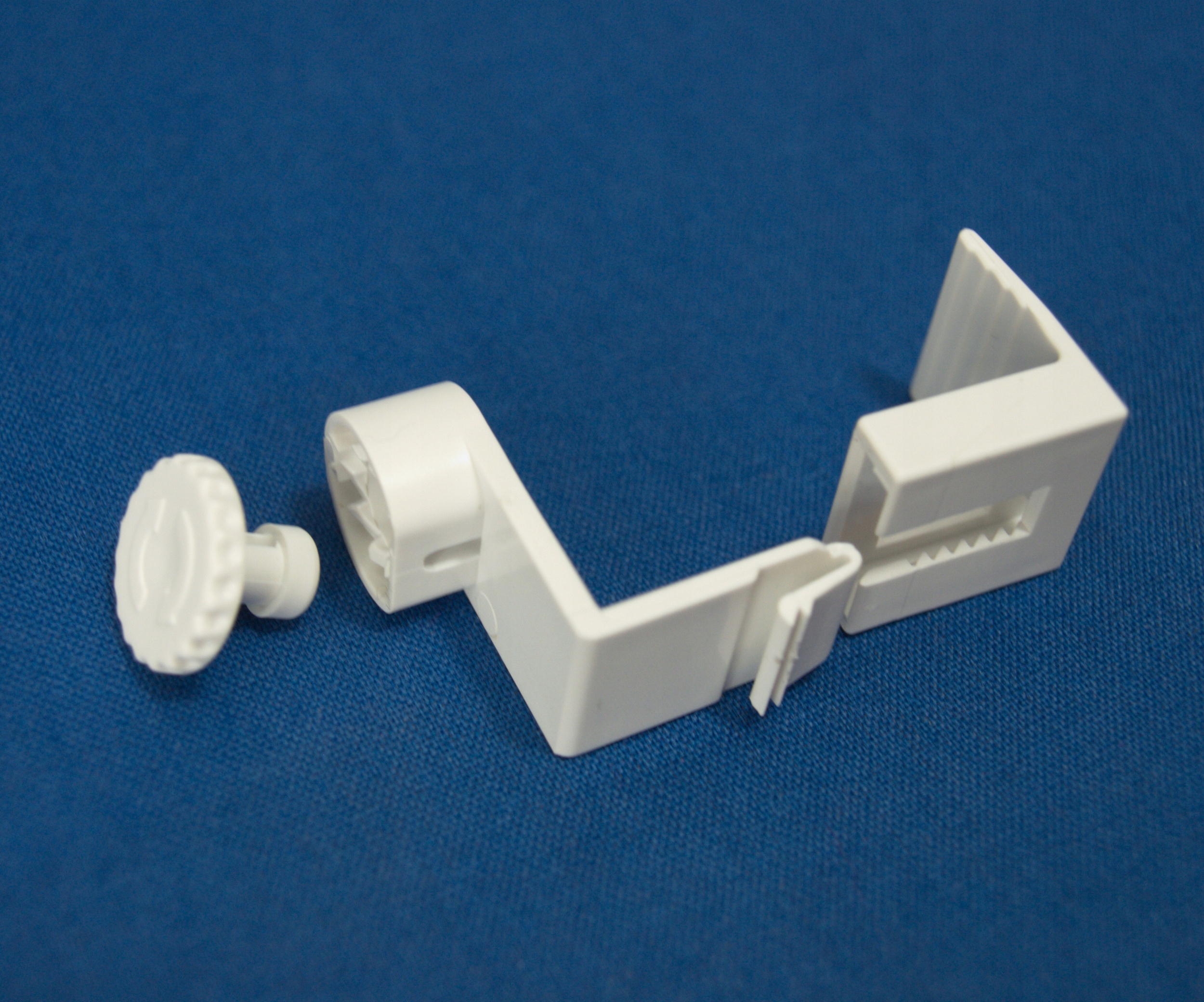 Uchywt dolny żyłki napinacz haczyk do rolet zaczep Kod producenta UCHWYT ŻYŁKI DOLNY DO ROLETY