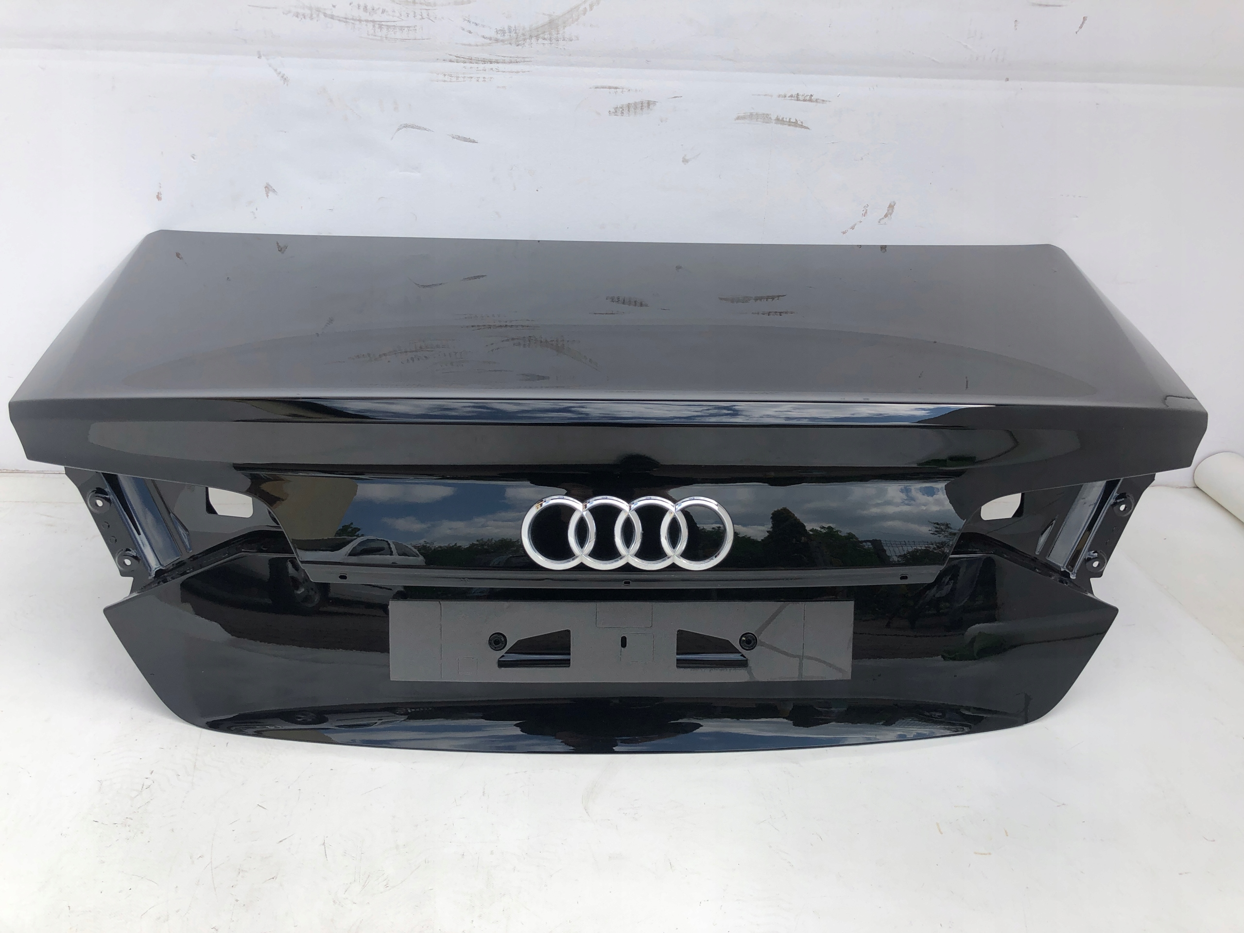 Klapa bagażnika AUDI A8 D4 4H Lift Numer katalogowy części 4H0827023LY9B _auditeile_