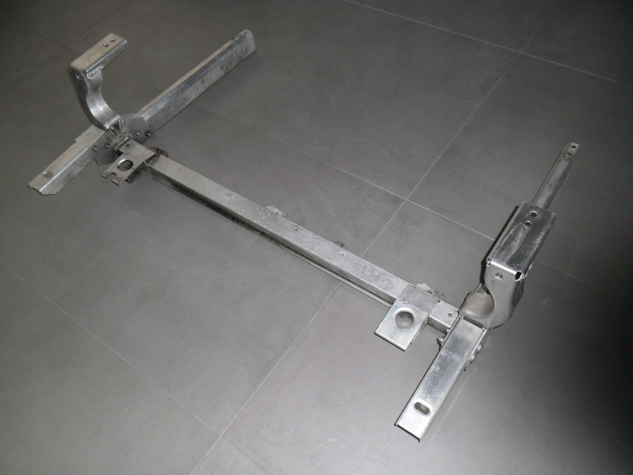 MERCEDES A/B-246 2012 БАЛКА ПІД РАДІАТОРИ ПЕРЕД