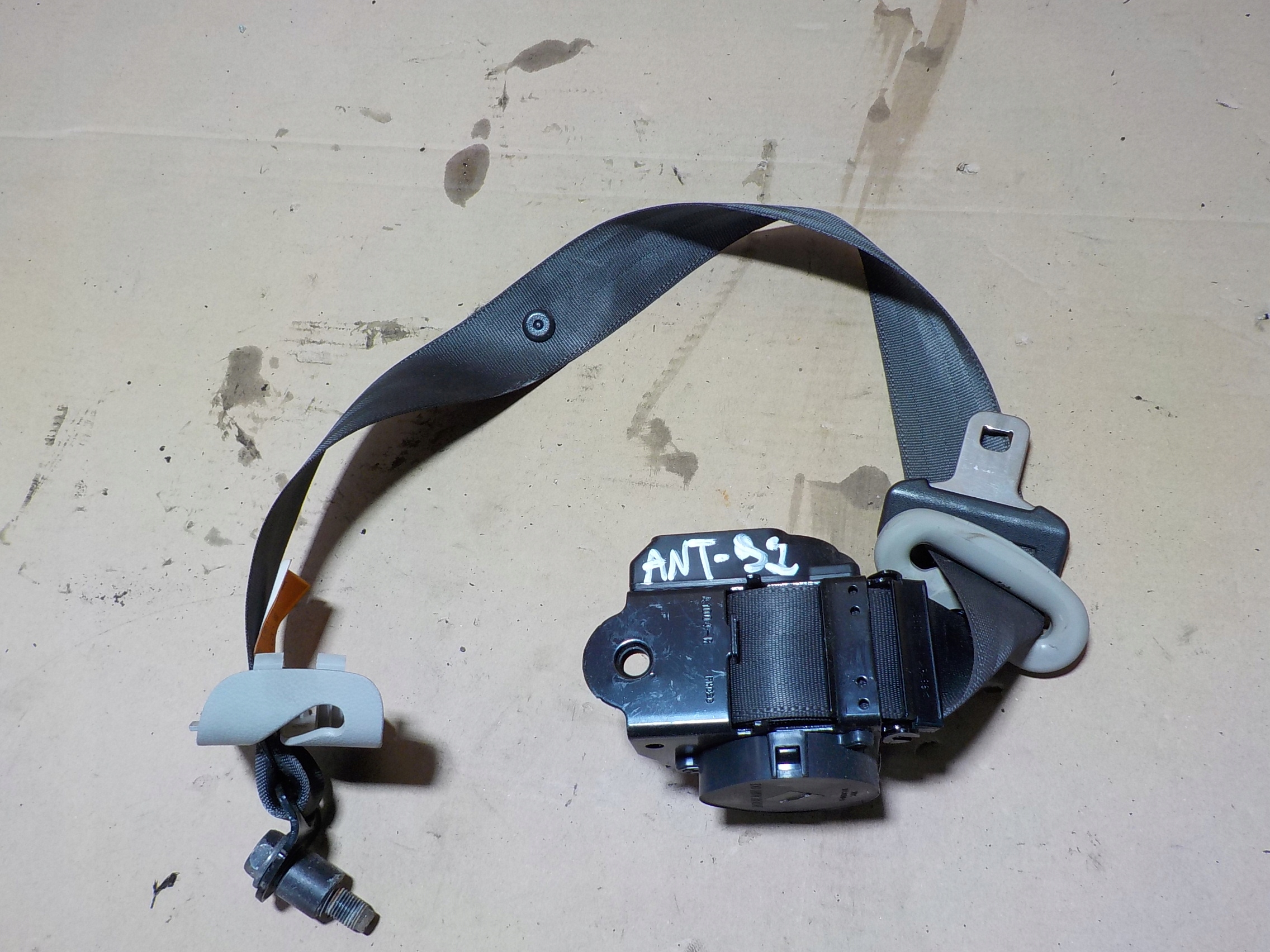 65K ремень безопасности передний перед с opel INSIGNIA A