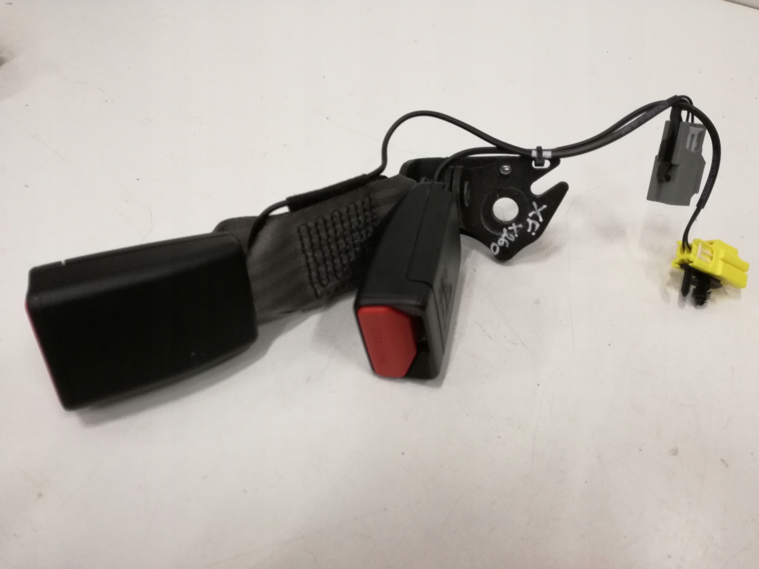 ZAPIĘCIE ZAPINKA PASA TYŁ JAGUAR XF X260 15-18