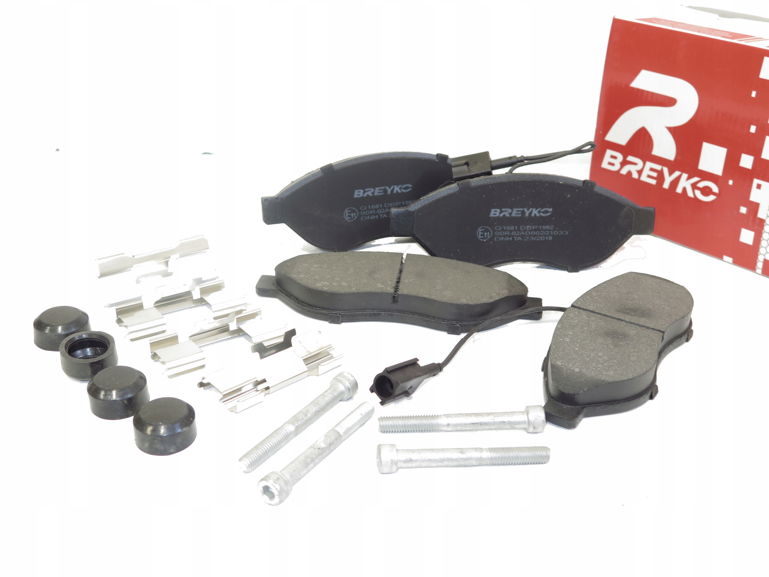 Q1681 - ТОРМОЗНЫЕ КОЛОДКИ ПЕРЕДНИЕ ДЛЯ CITROEN JUMPER 2006-