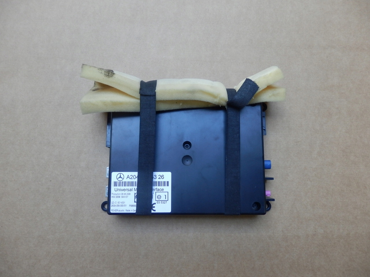 A2048705326 - Mercedes GLK x204 universal media interface