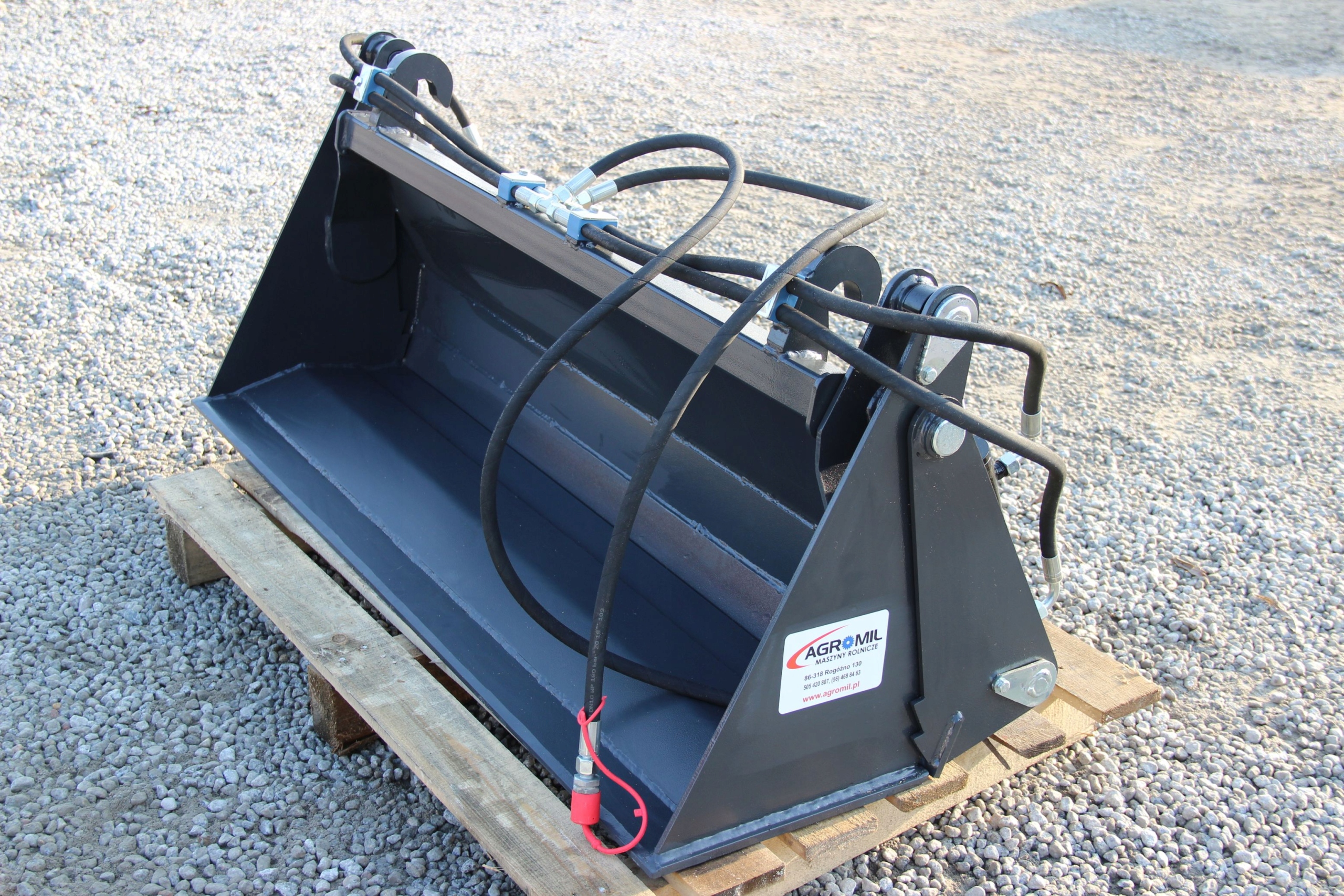 Lycha 4w1 Metal Technik lyzka 4 w 1 2 2 m Machine brand Bizon Case IH Klaas Deutz Fahr Fendt Ford JCB John Deere Lamborghini Landini Massey Ferguson MTZ New Holland Renault Same Ursus Zetor Other