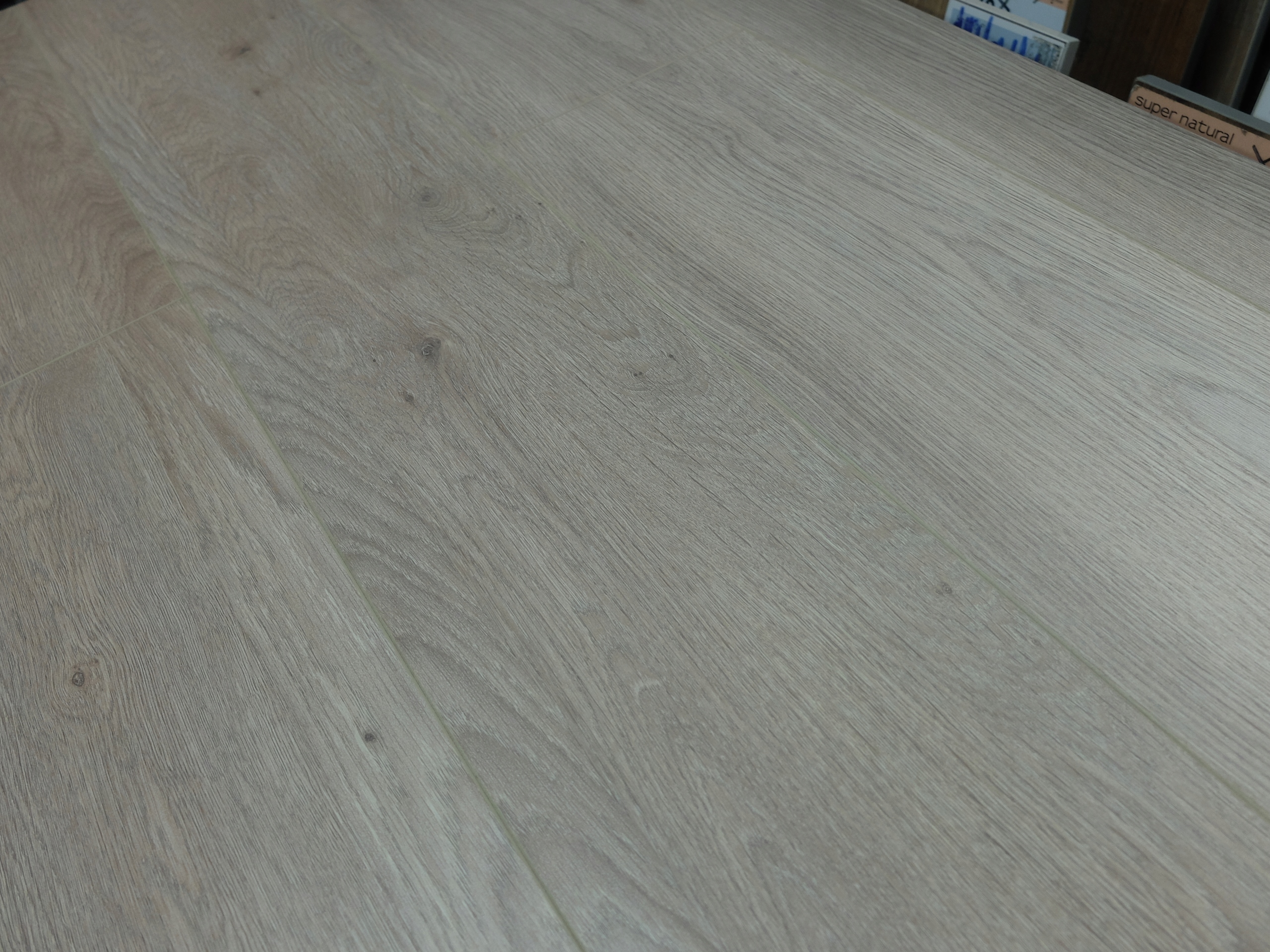 PANELE DĄB BESA 8111 8mm AC4 V-FUGA !!! Kod producenta 8111