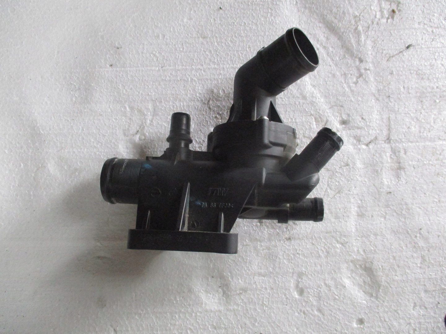 OBUDOWA TERMOSTAT 110614599R NISSAN X TRAIL