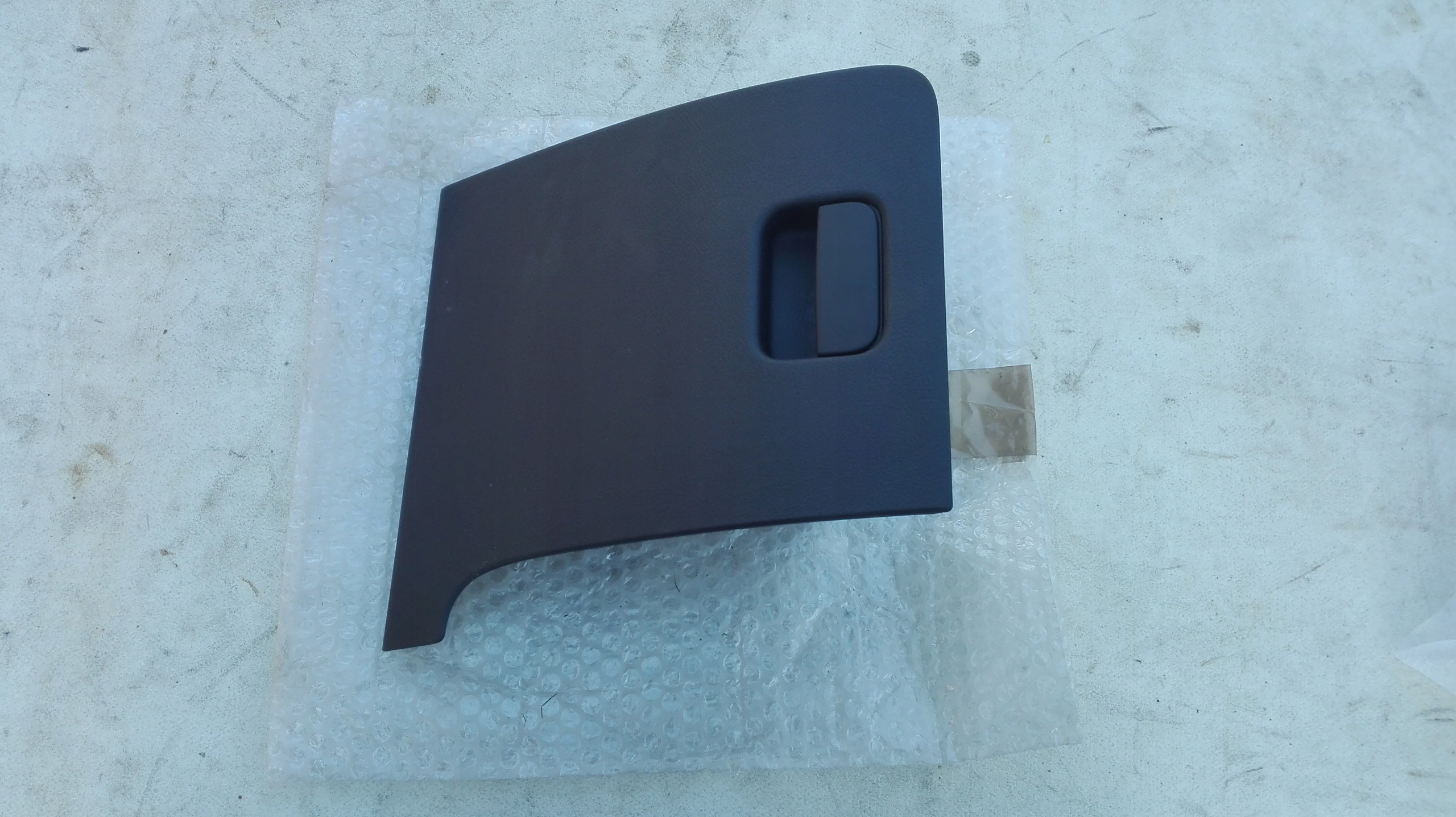 vw PASSAT B7 бардачок 3C1857921M