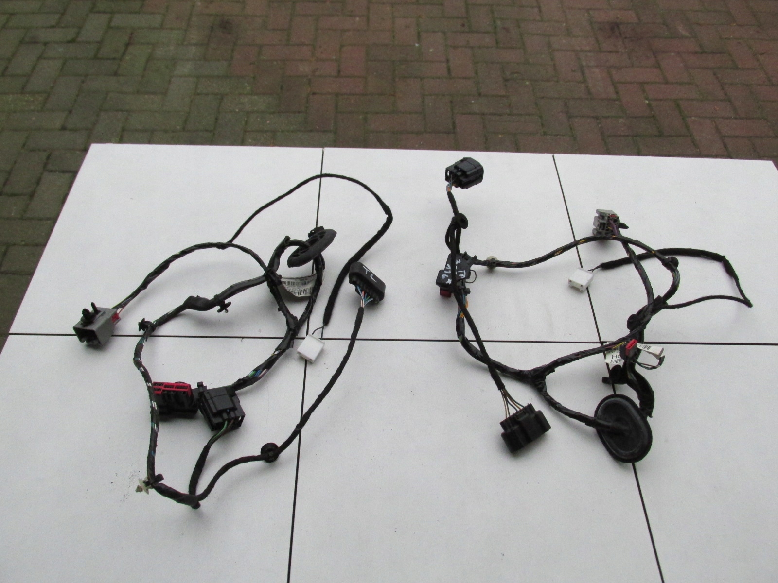 WIĄZKA INSTALACJA DRZWI TYŁ B-MAX 2013 ROK