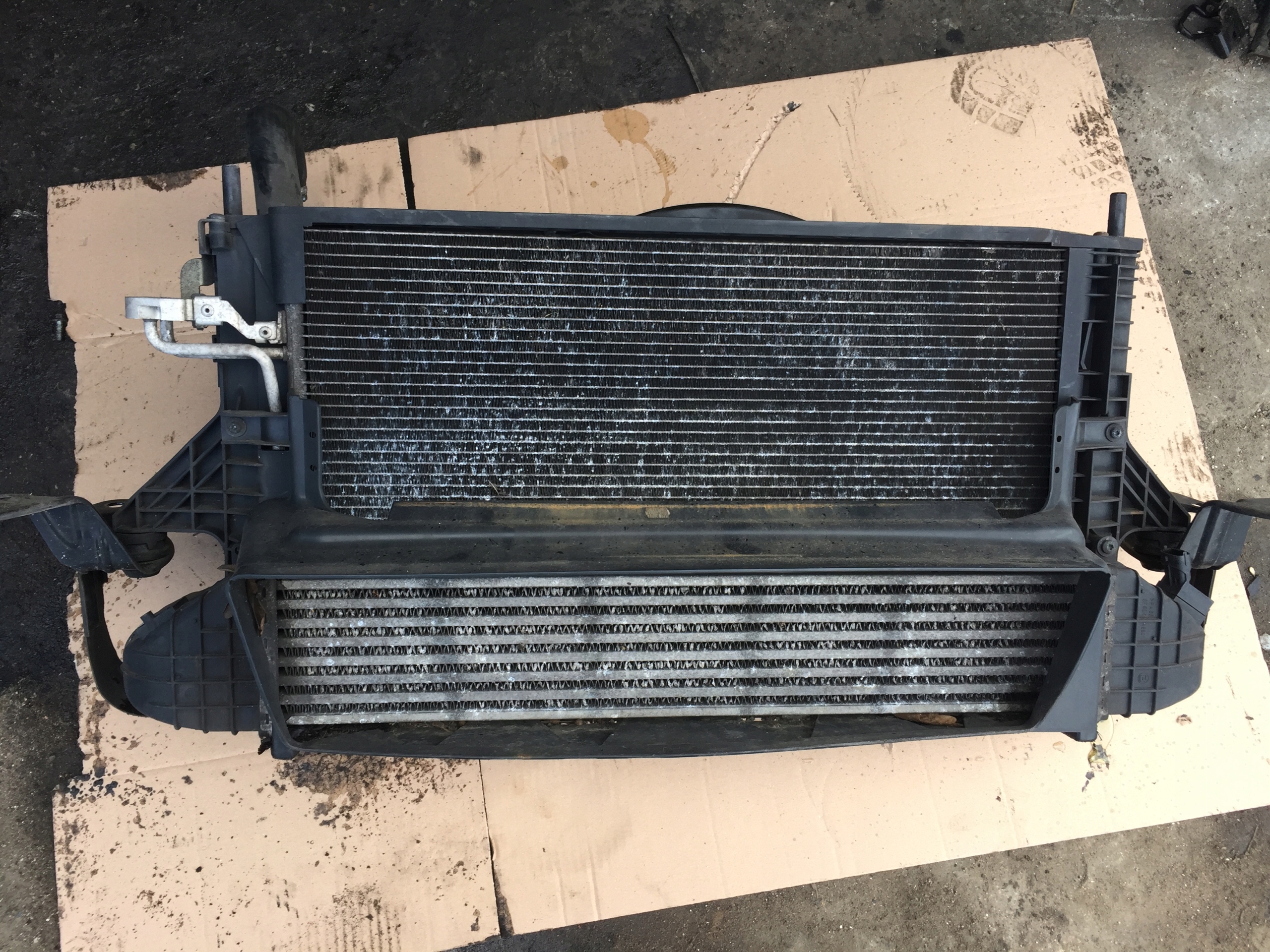 VOLVO C30 C70 S40 V50 2.4 D5 CHŁODNICE AUTOMAT