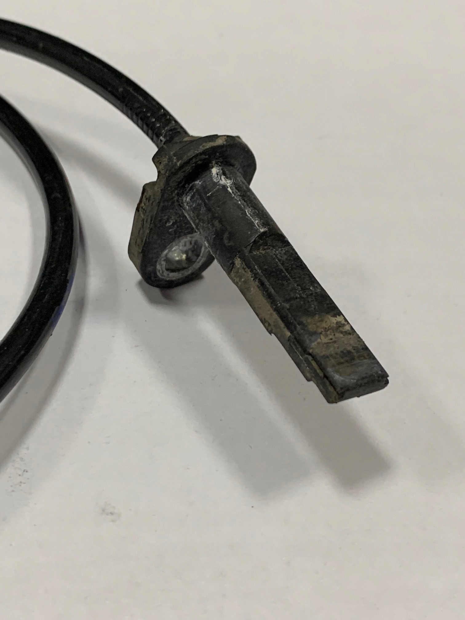 Tesla Model X ABS sensor front 1027761-00-B