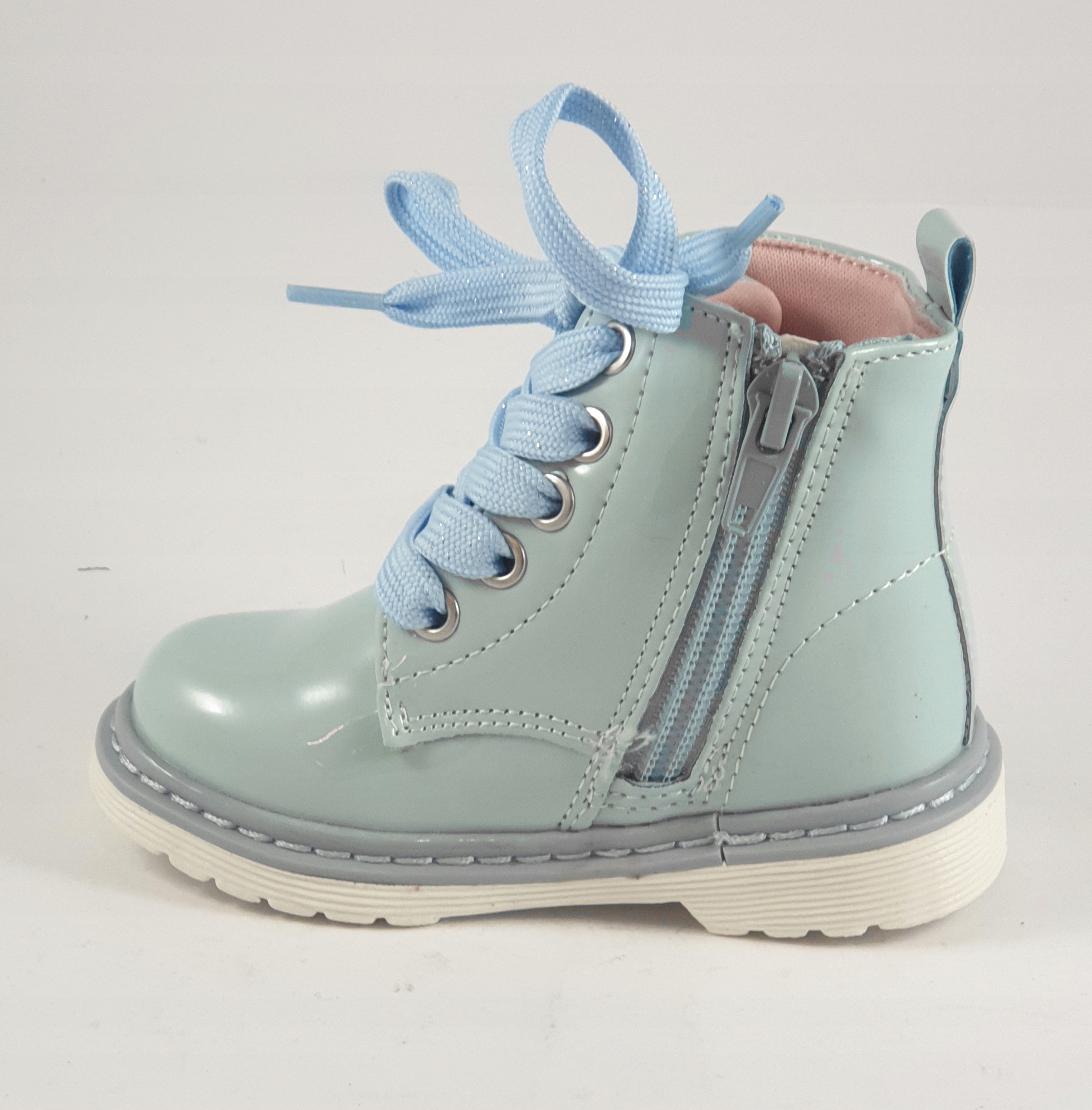 AMERICAN CLUB G14247TRZEWIKI LAKIEROWANY GLANY 21 Bohater brak