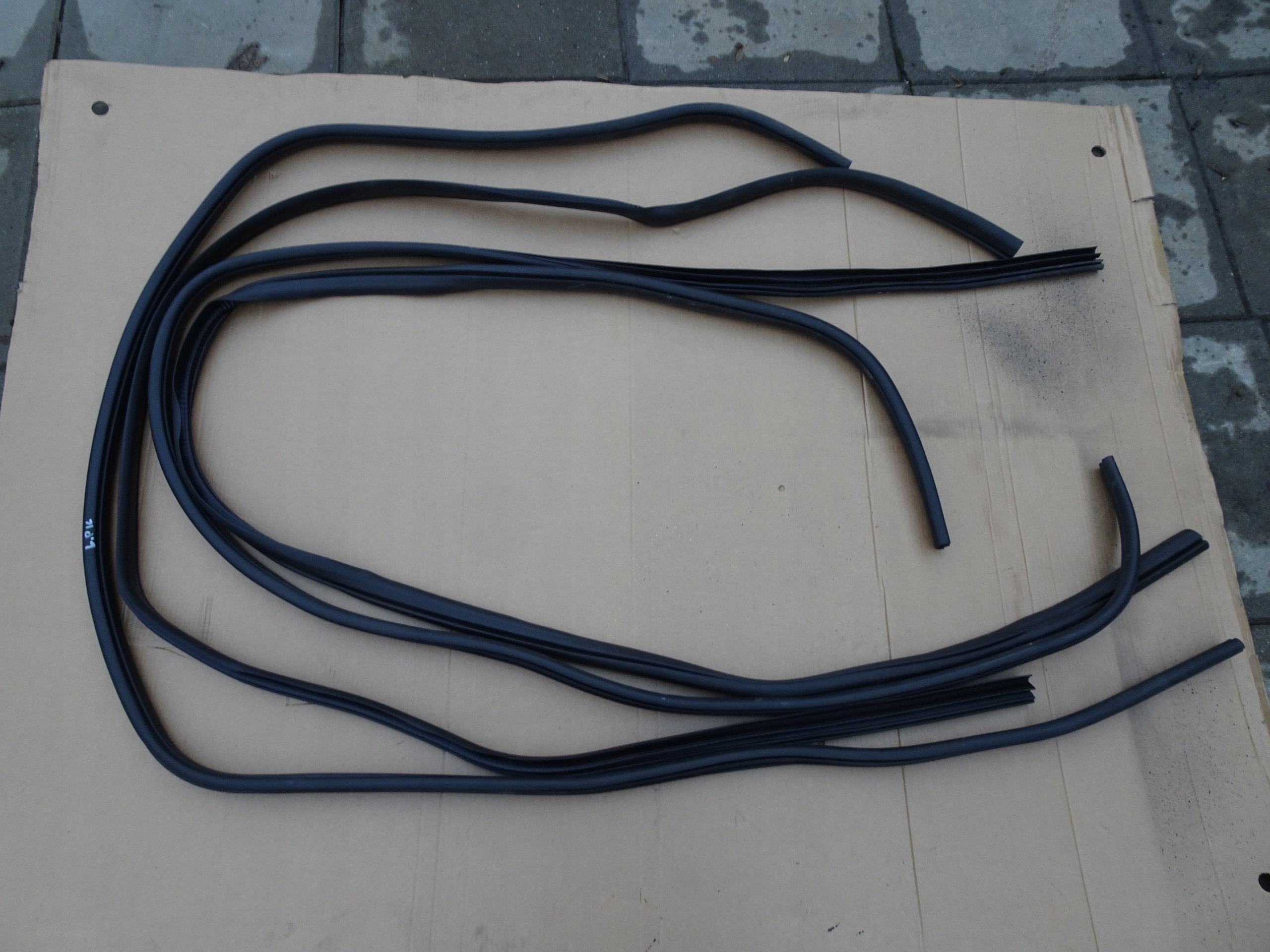 FORD KUGA MK2 LIFT USZCZELKA DRZWI LEWA PRAWA 17r