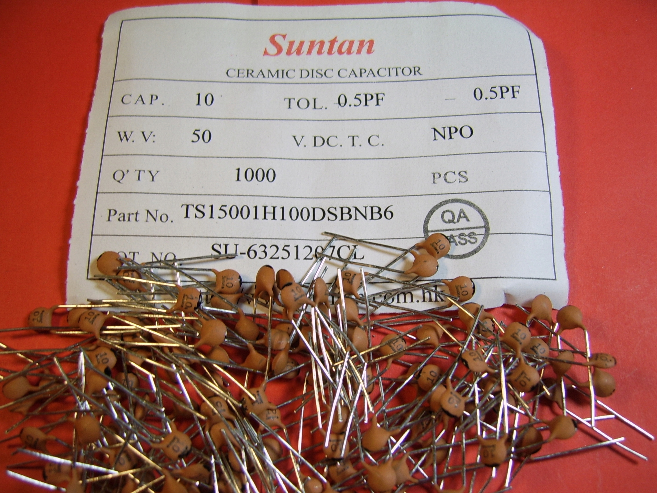 100x 10pF 50V 5% NP0 kond. ceramiczny Tht Suntan