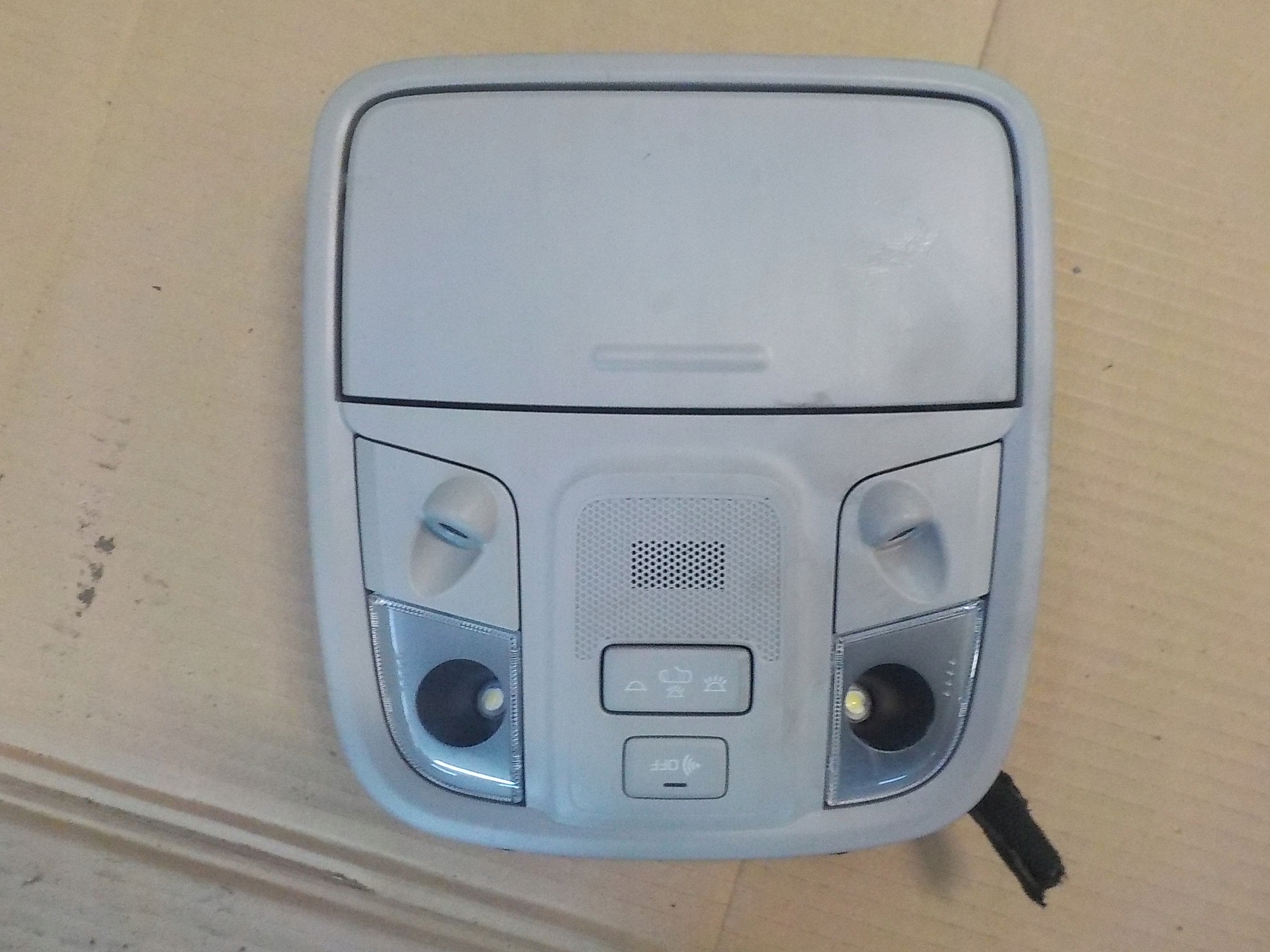 KIA SPORTAGE IV LAMPKA SCHOWEK KABINY 2016-