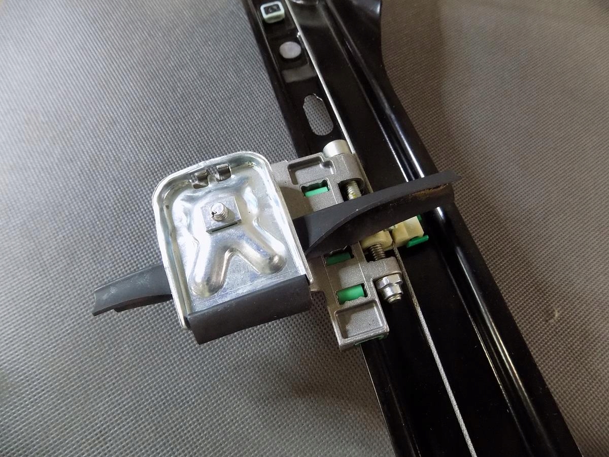 AUDI TT 8S mechanism windows right 8S0837462