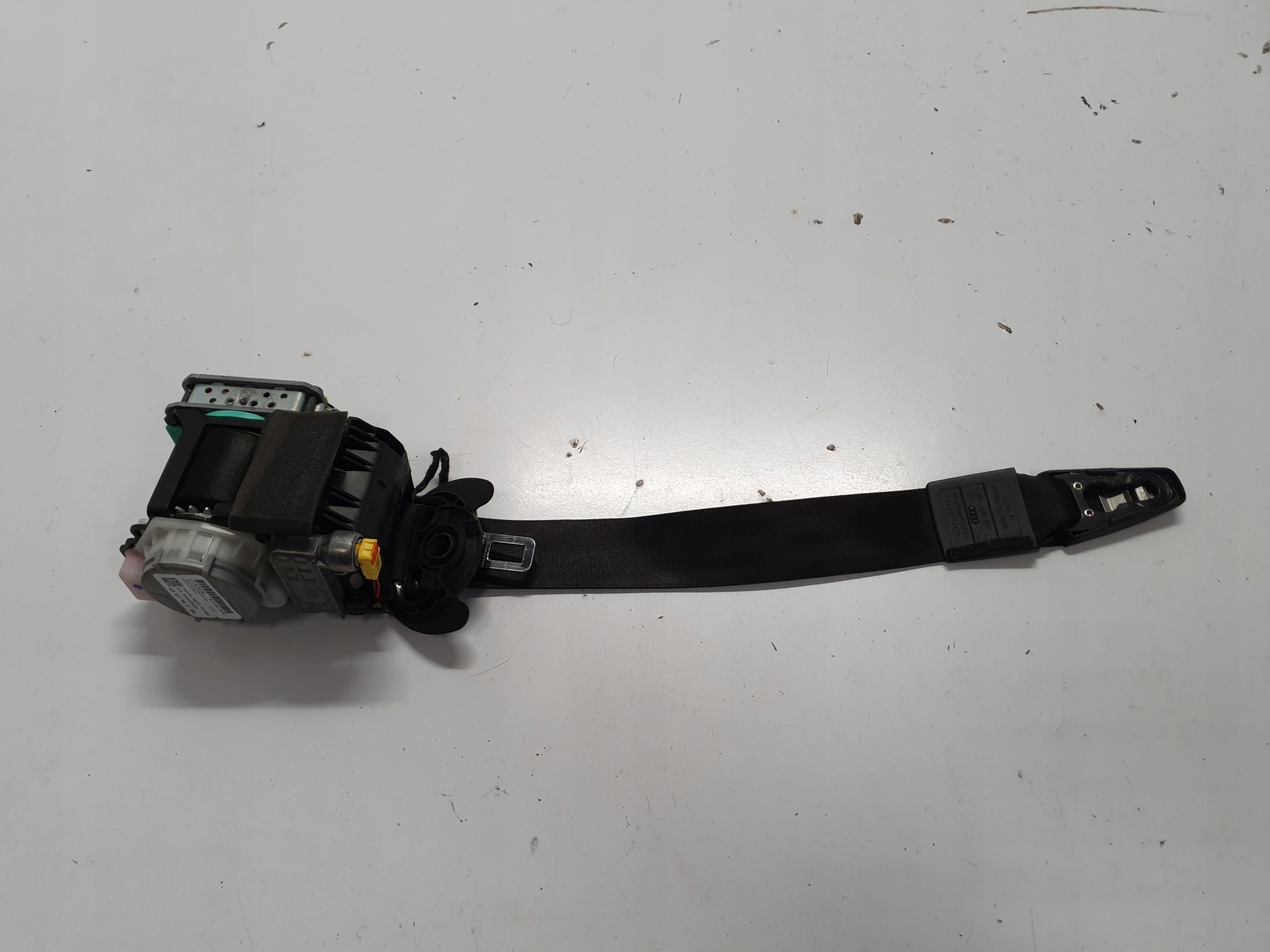 4G8857706D - AUDI A6 C7 ремінь безпеки передній правий