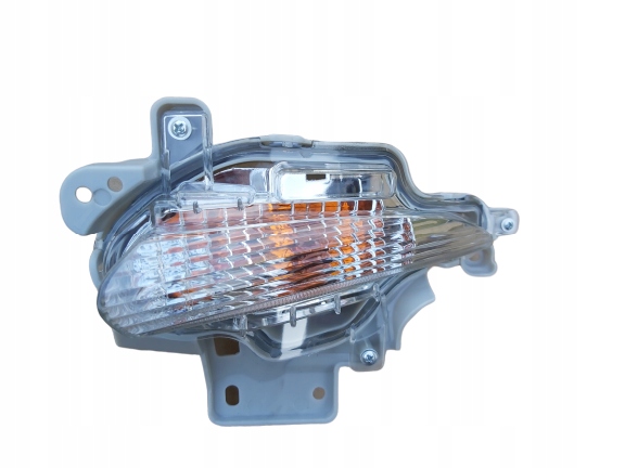 Сигнал повороту бампер Mazda 3 2017 2018 ліфт правий