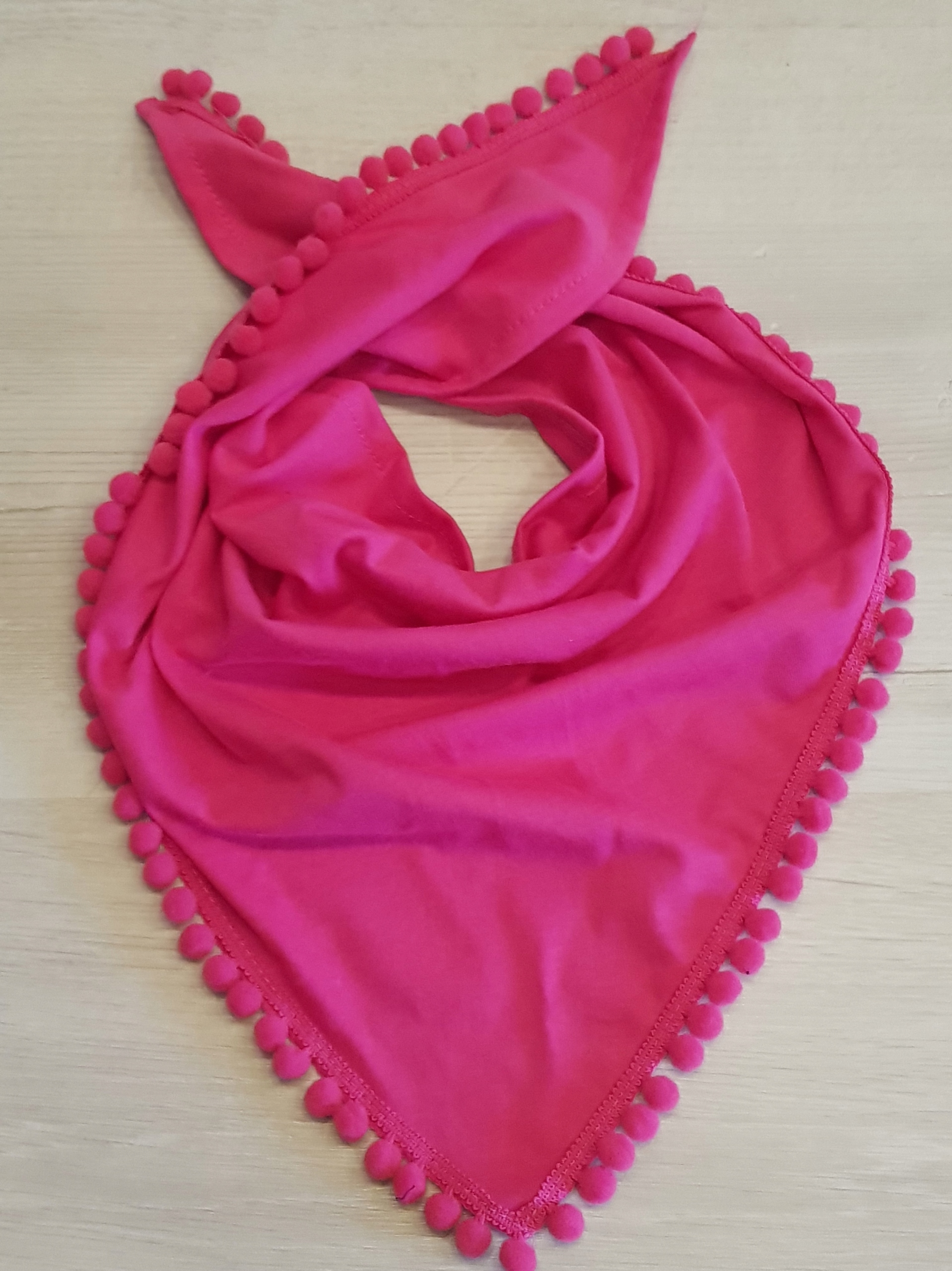 CHUSTKA KOMIN APASZKA POMPONIKI 8 WZORÓW 1-10 LAT Materiał dominujący bawełna