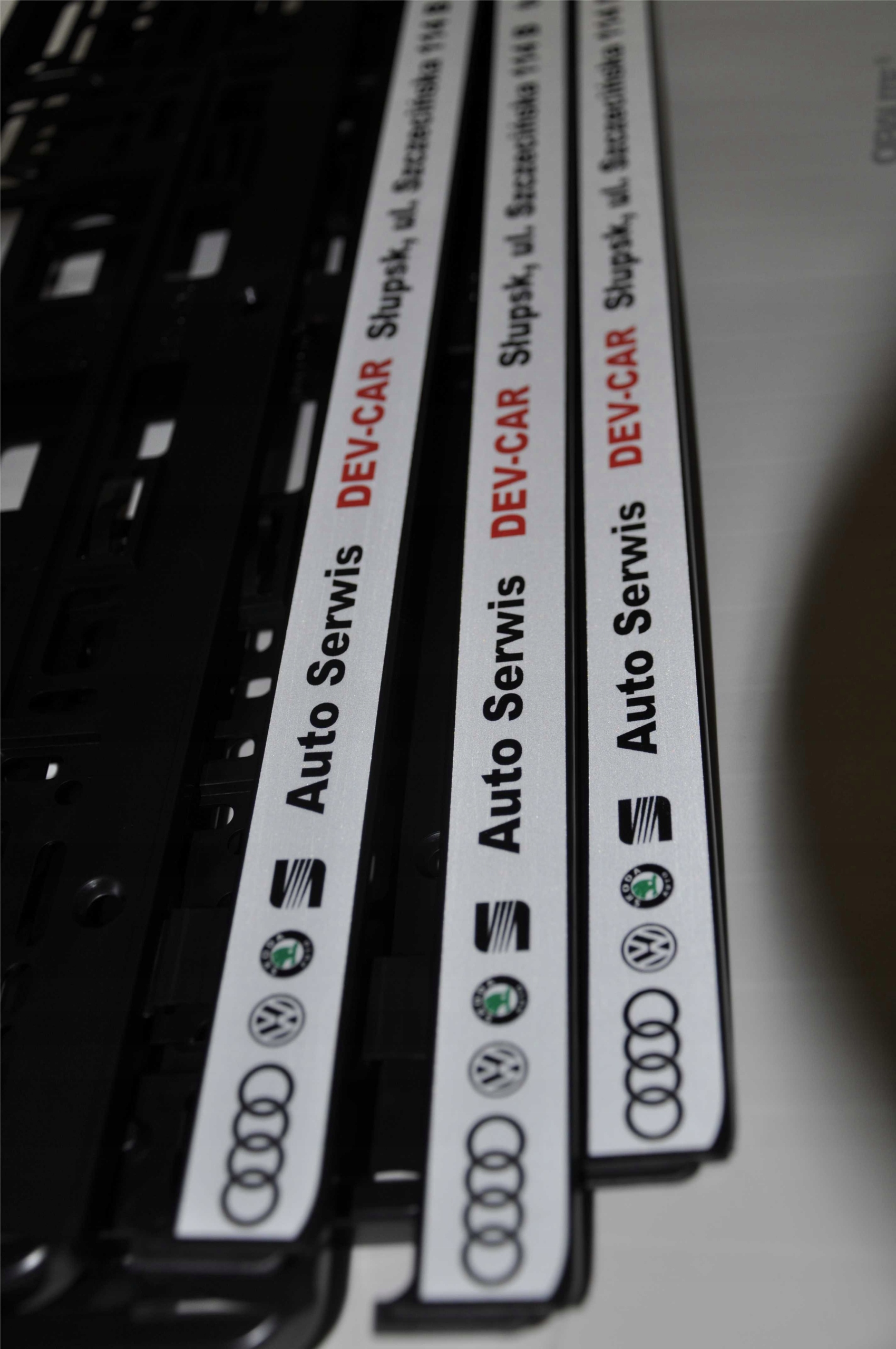 

Naklejki Odblaskowe pod Tablice REJESTRACYJNE10szt