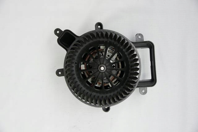 DMUCHAWA WENTYLATOR CITROEN DS5 EUROPA ŁÓDŹ Producent części Behr Hella Service