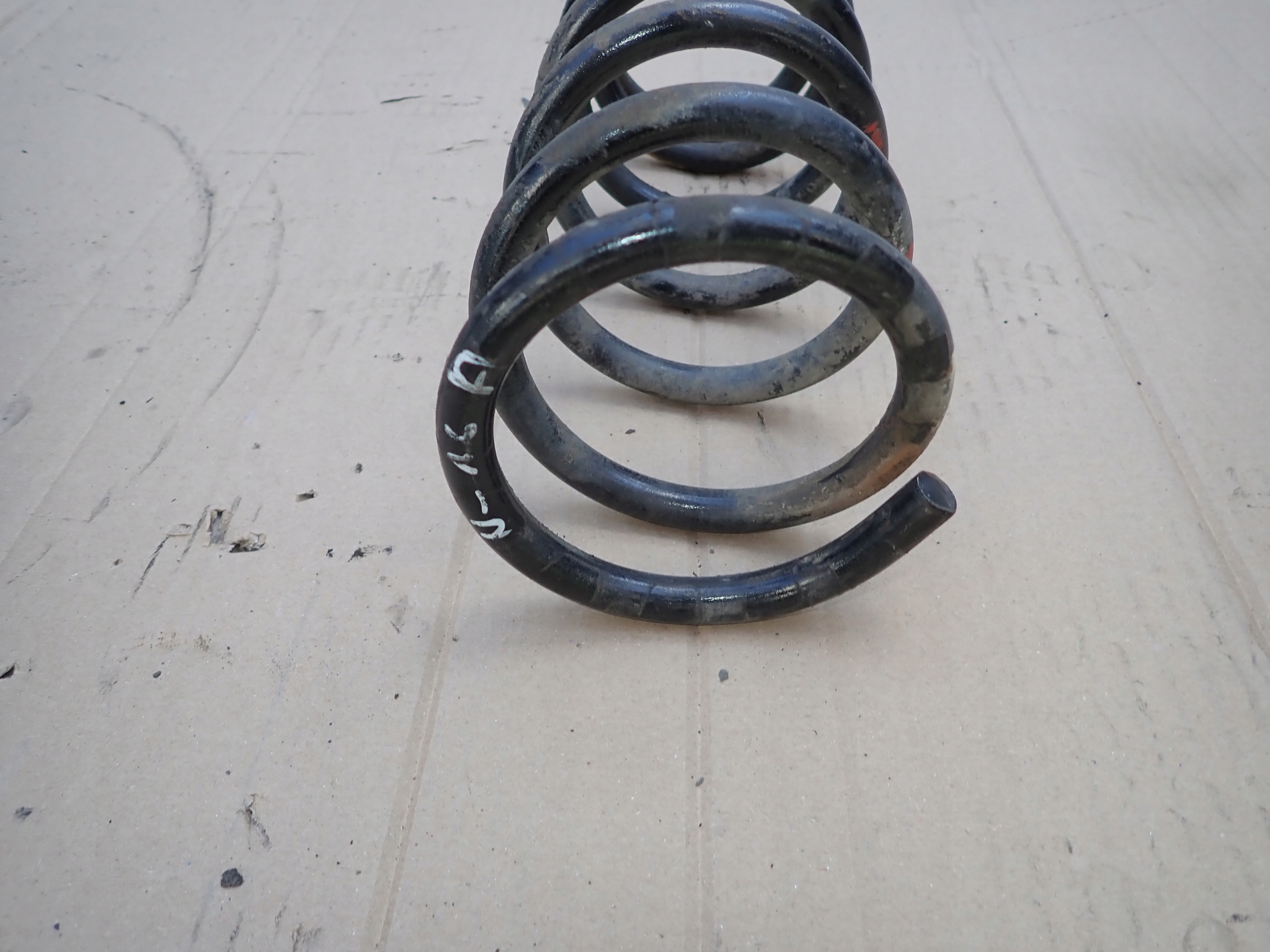 NISSAN ALMERA N16 00-06 SPRĘŻYNA TYLNA TYŁ Strona zabudowy tył