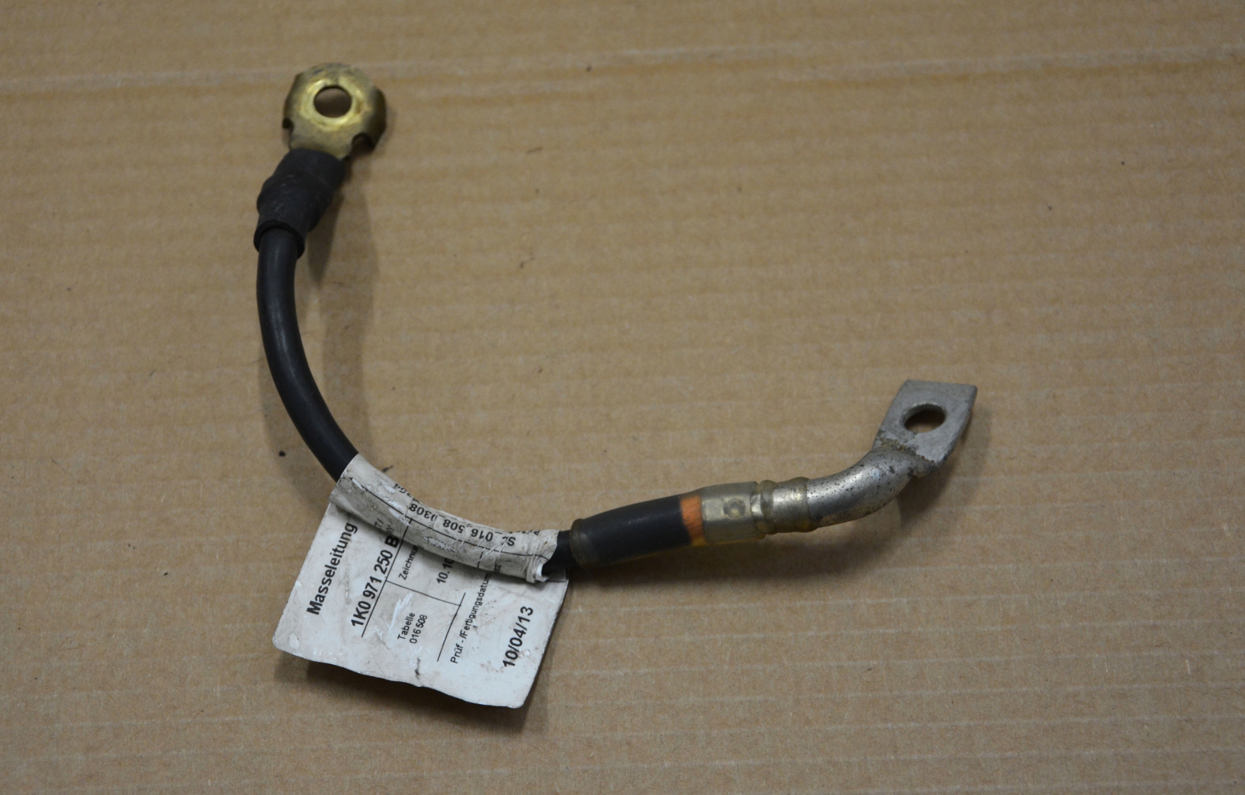 1K0971250BQ VW SCIROCCO TDI KLEMA MINUSOWA MASA