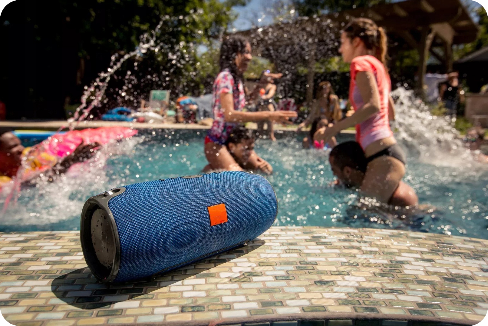 XTREME GŁOŚNIK BEZPRZEWODOWY BLUETOOTH MEGA BASS CZERWONY Kolor czerwony