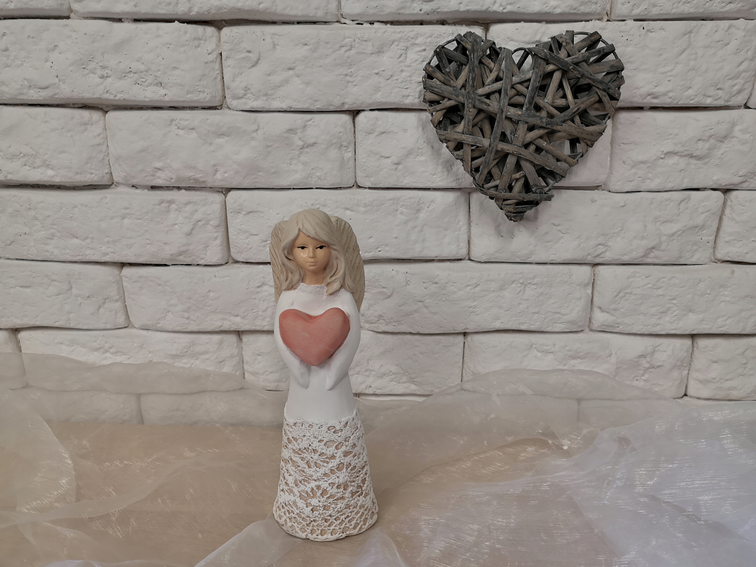 ANIOŁEK ANIOŁ Gabi z Sercem Figurka Gipsowa 23cm Materiał wykonania inny