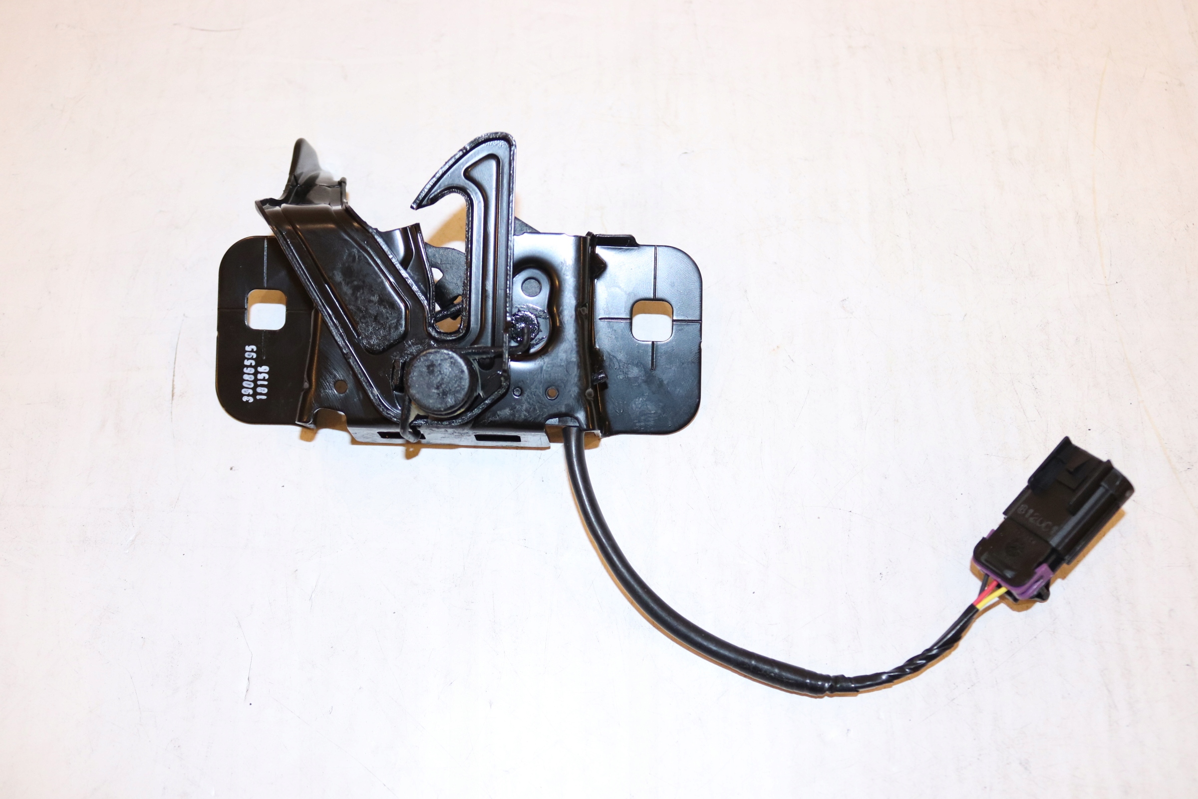 

Opel Insignia B 2017- Zamek Maski Z Czujnikiem Gm