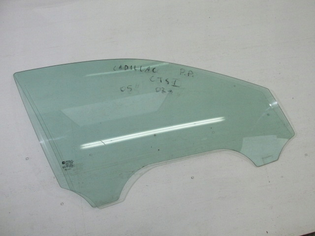 SZYBA DRZWI PRAWY PRZÓD CADILLAC CTS I 2005 Strona zabudowy przód - prawa