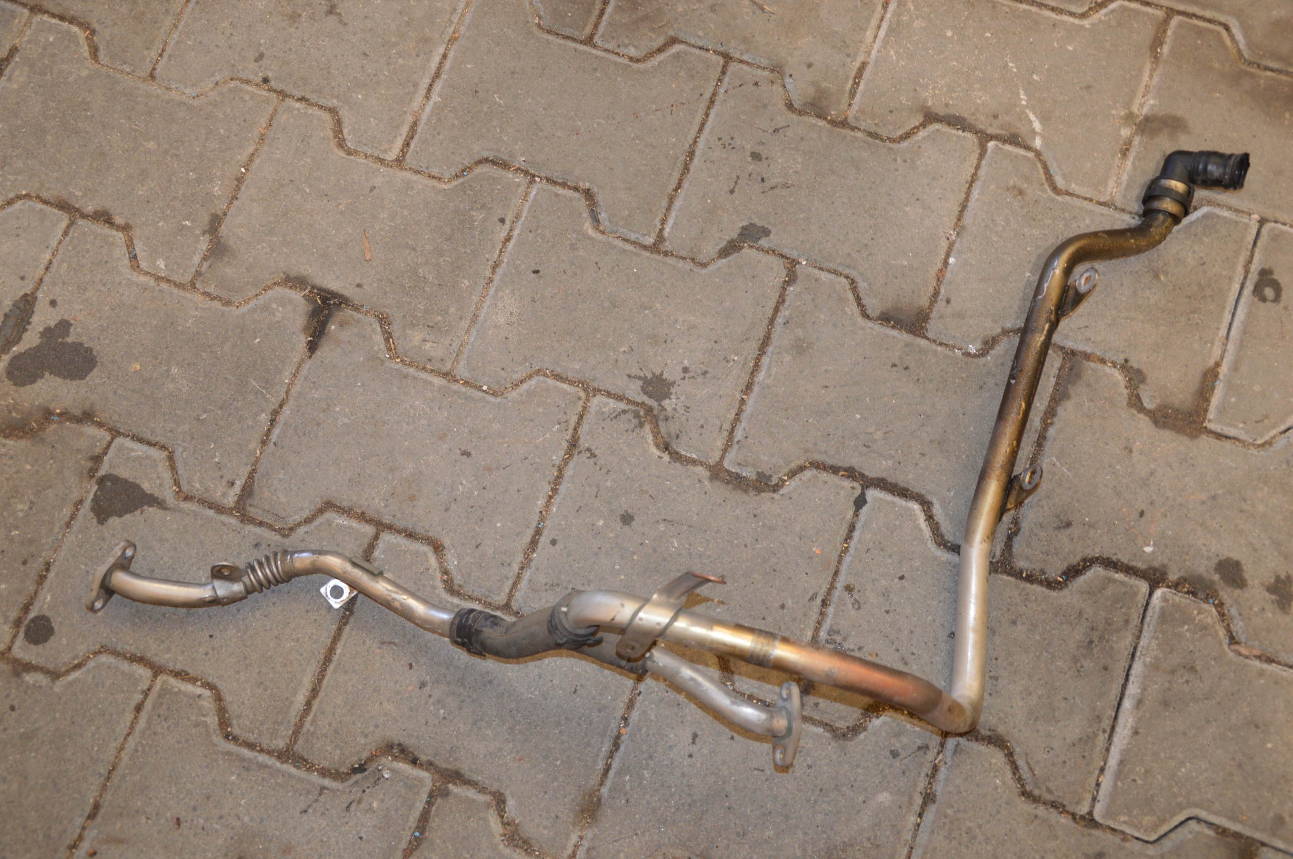 Audi A4 B6 Rurka EGR 3.0B 06C131143H