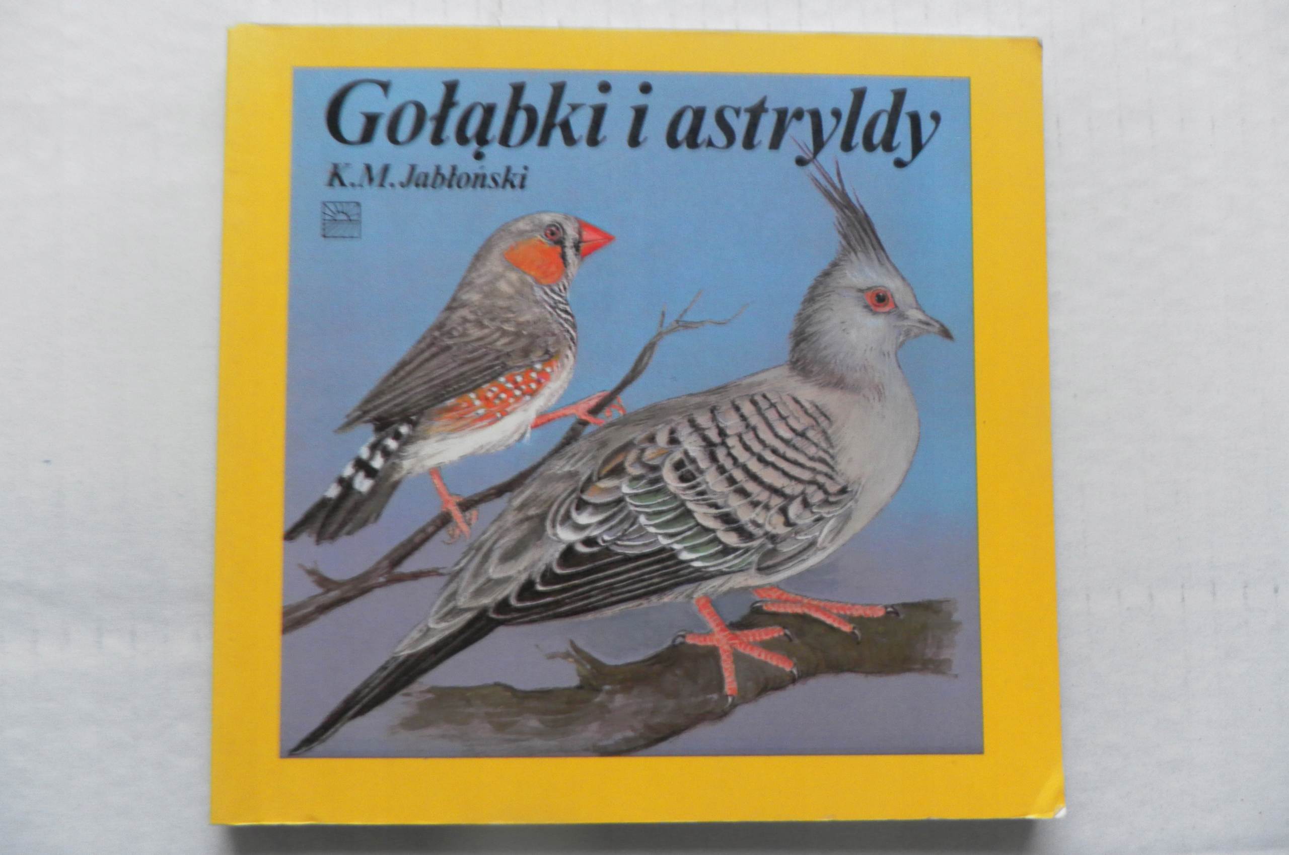 Gołąbki i astryldy / Przynależność systematyczna i charakterystyka