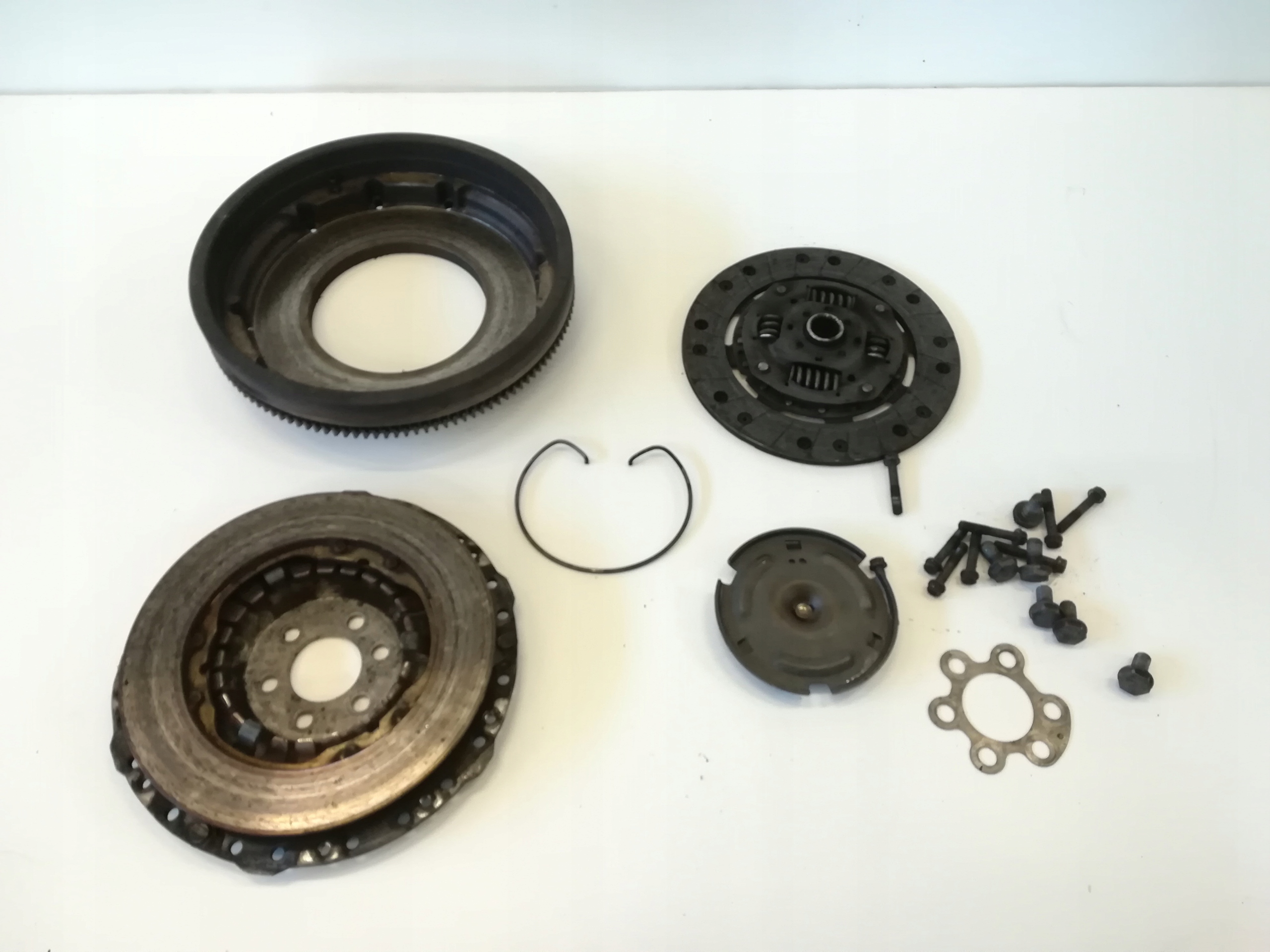 SPRZĘGŁO KOMPLETNE DUU 1.6 AUDI A3 8L VW GOLF IV