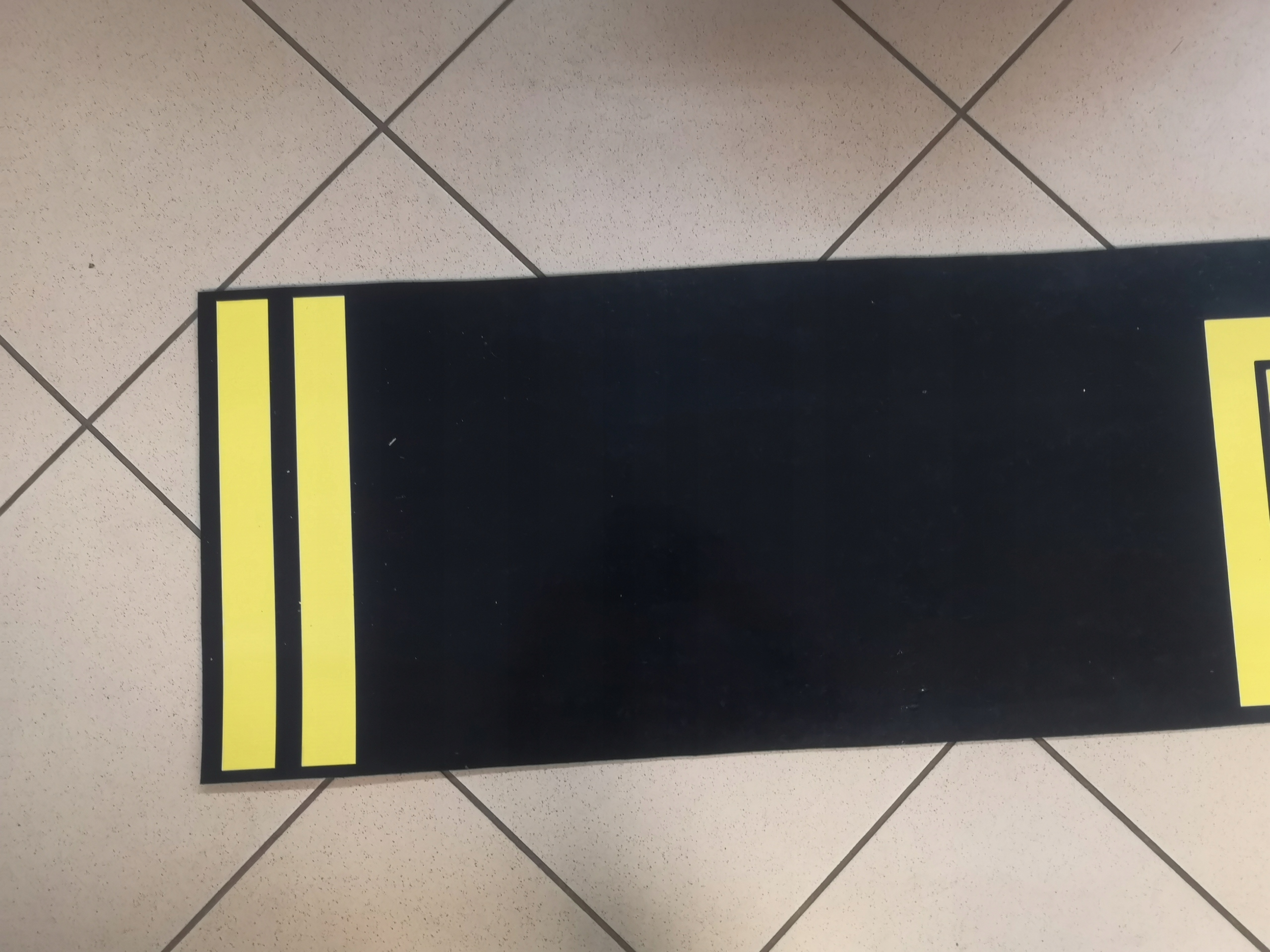 Chlapacz fartuch naczepy CZARNY nadruk DOLL Installation side Rear