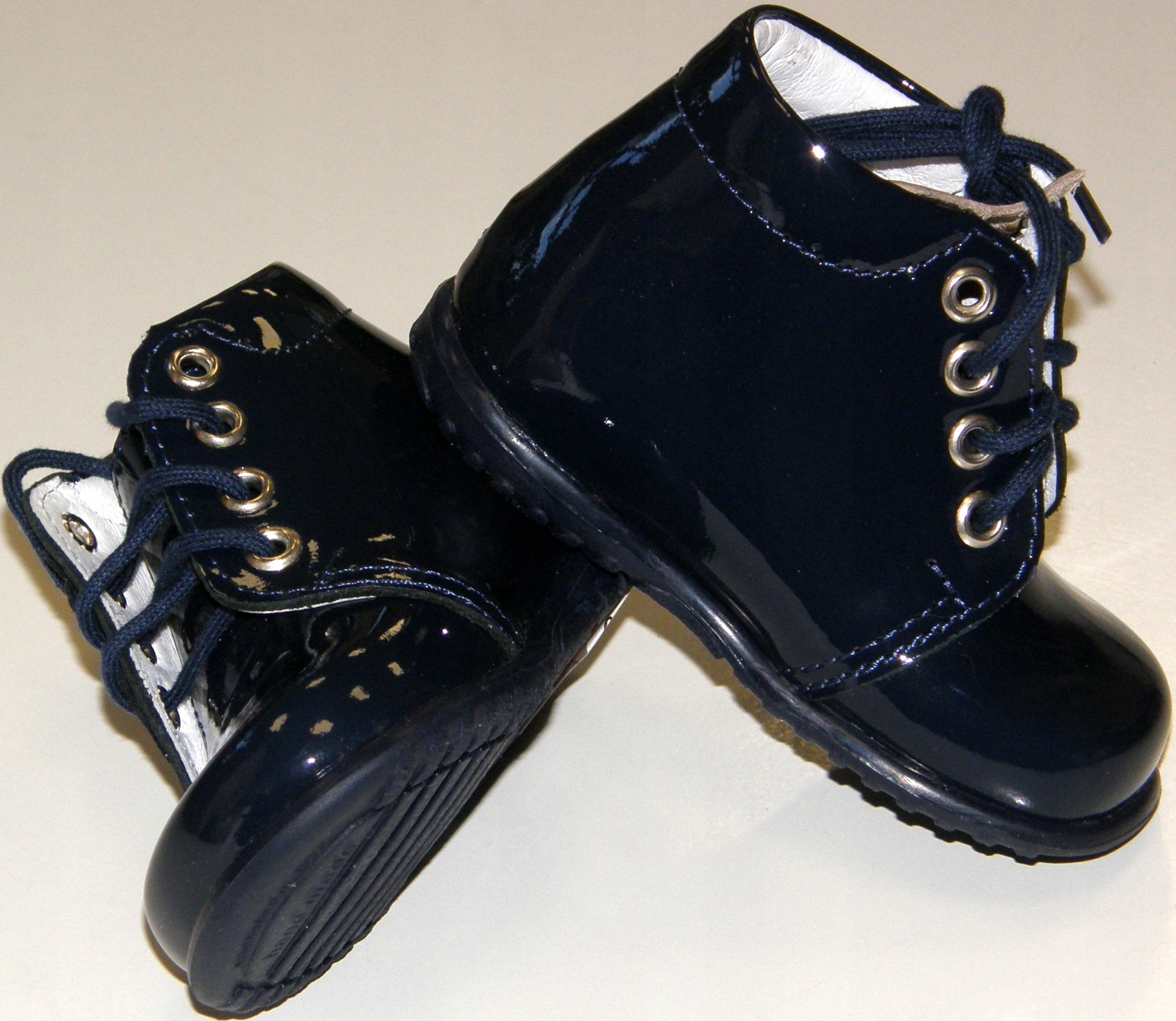 ROCZKI EMEL 2061-16 SKÓRA NATURALNA R 21 W13,00 CM EAN (GTIN) 1180921155061