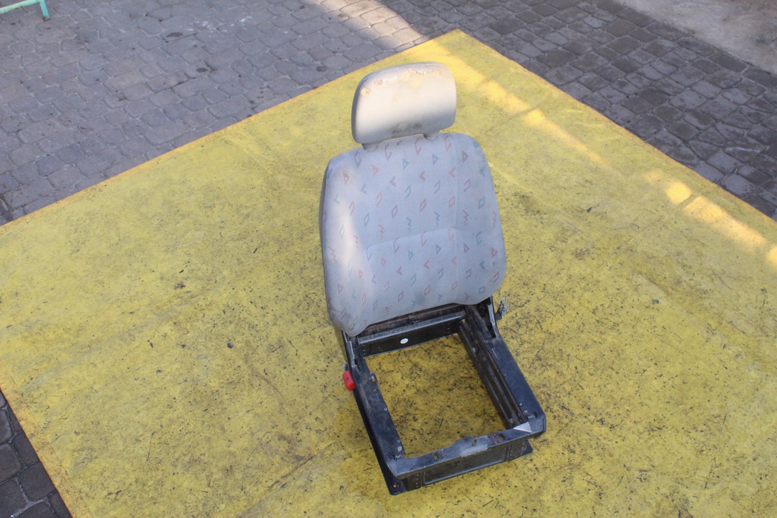 СПИНКА РАМА СИДІННЯ ПРАВИЙ ПЕРЕД VW LT 35 28 46 SPRINTER