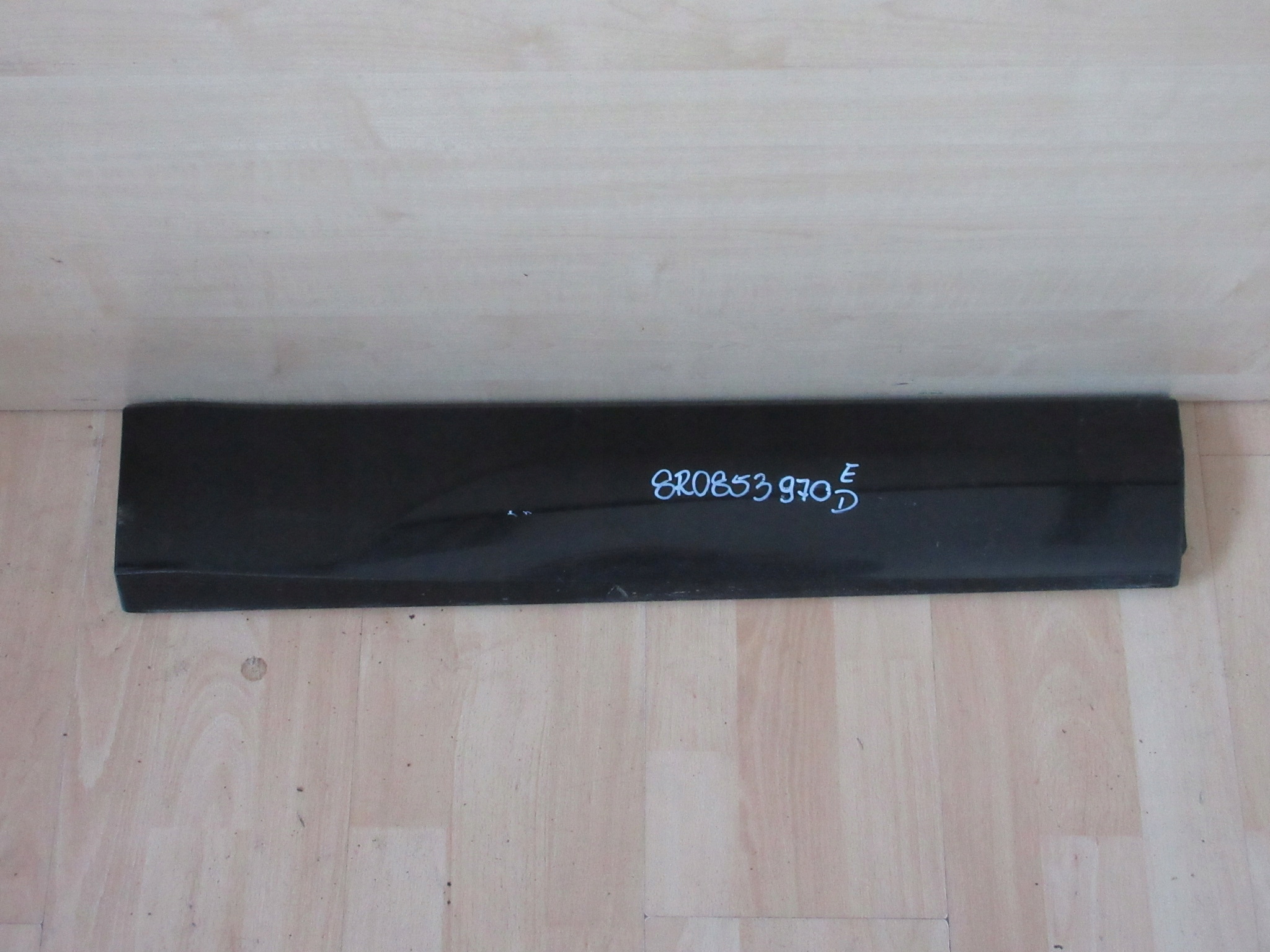 AUDI Q5 08-17 listwa drzwi prawy tył 8R0853970E