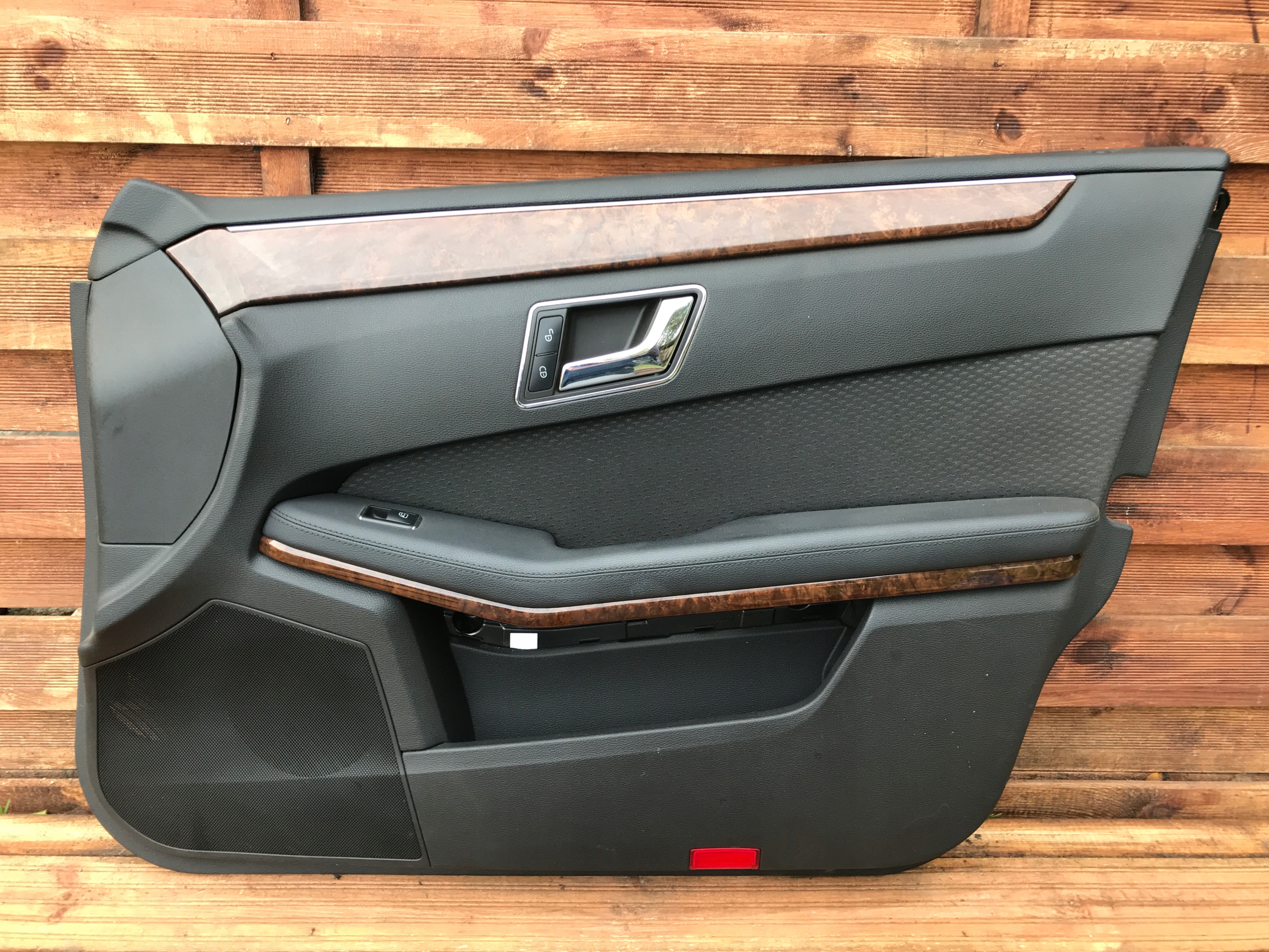 MERCEDES W212 бекон обивка правая передняя EU 0168