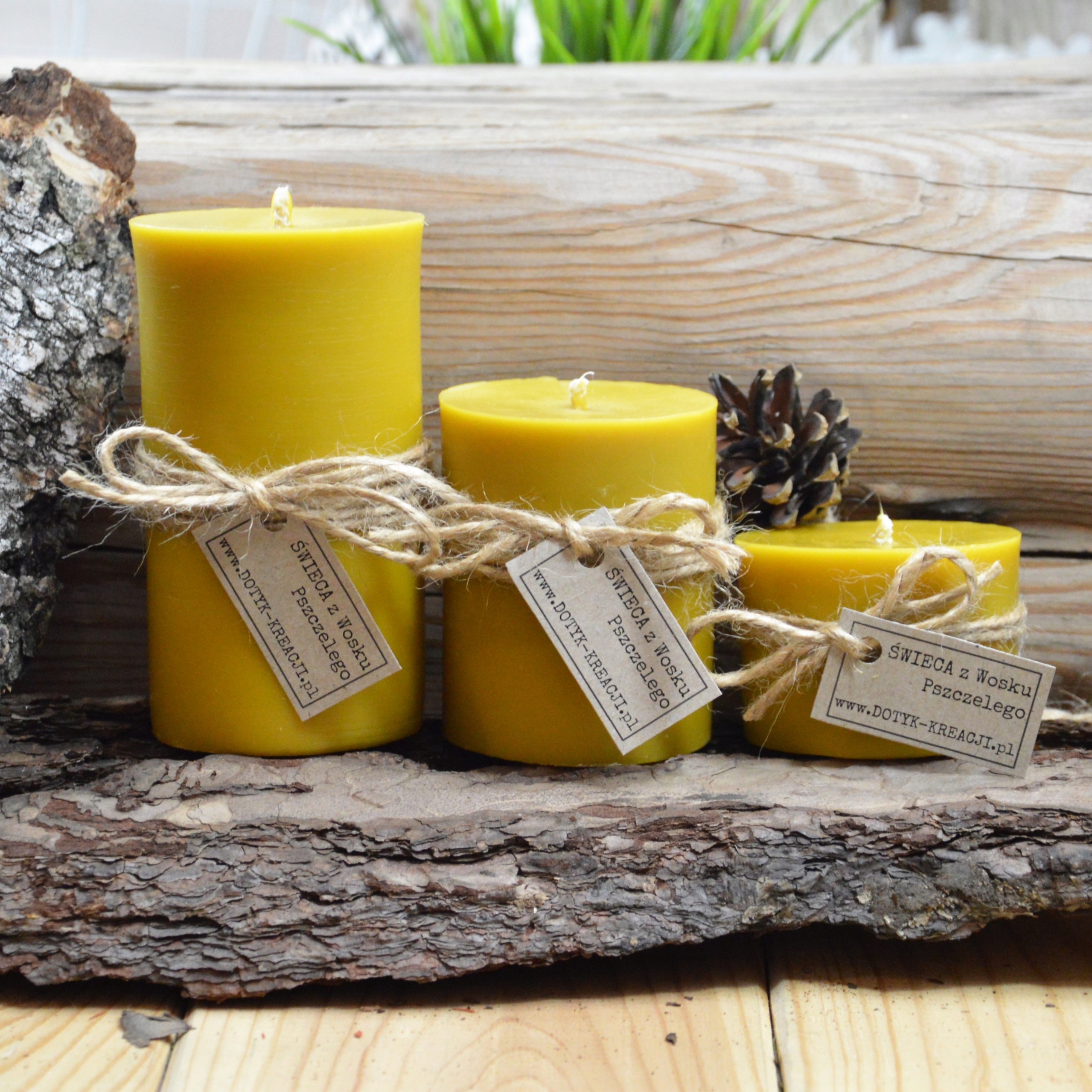 цветные церковные свечи. свеча хозяйственная. свечи из парафина. восковые свечи. свечи из воска.