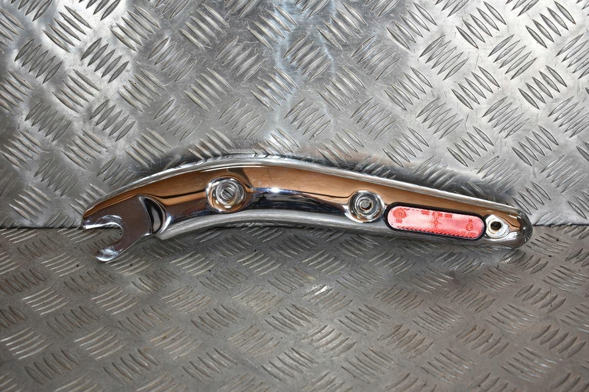 T2305621 - Банан бризговики задній L TRIUMPH SPEEDMASTER 03