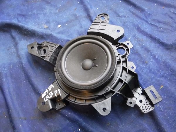 Динамік задній правий FORD MUSTANG VI 2015- CABRIO